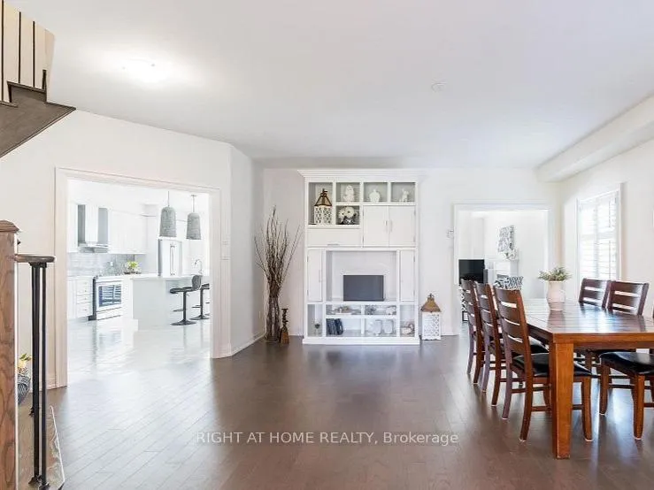Photo 2 of 37 Muirfield Drive, Barrie, Holly — HOMEH