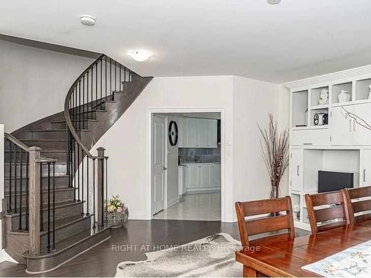 Photo 9 of 37 Muirfield Drive, Barrie, Holly — HOMEH