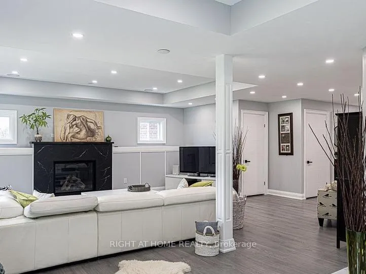 Photo 24 of 37 Muirfield Drive, Barrie, Holly — HOMEH