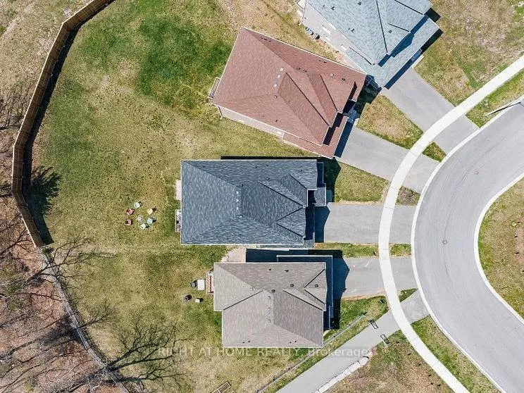 Photo 38 of 37 Muirfield Drive, Barrie, Holly — HOMEH