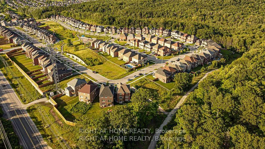 Photo 41 of 37 Muirfield Drive, Barrie, Holly — HOMEH