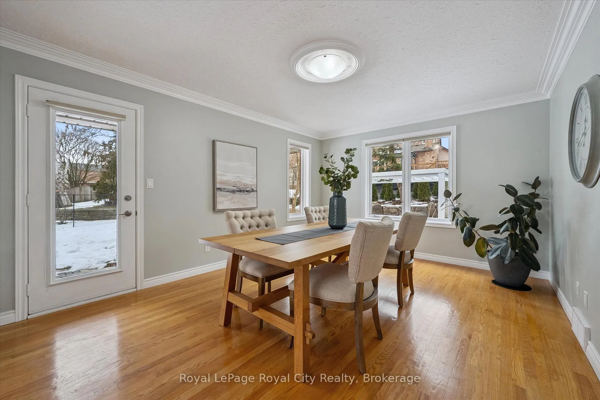 Photo 9 of 17 Trillium Court, Guelph, Kortright Hills — HOMEH