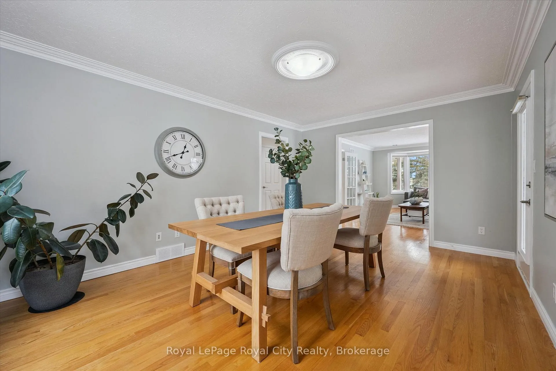 Photo 10 of 17 Trillium Court, Guelph, Kortright Hills — HOMEH
