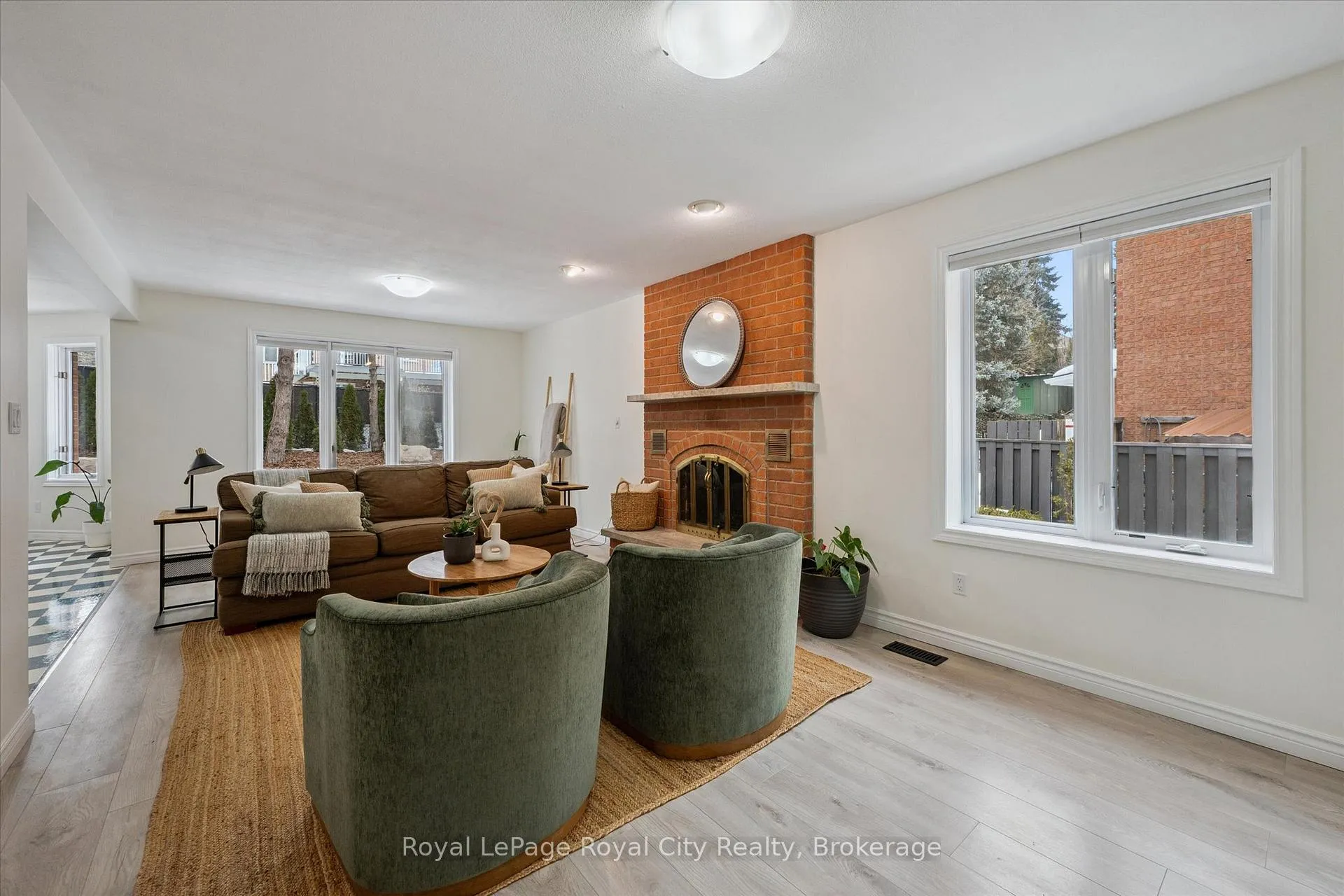 Photo 13 of 17 Trillium Court, Guelph, Kortright Hills — HOMEH