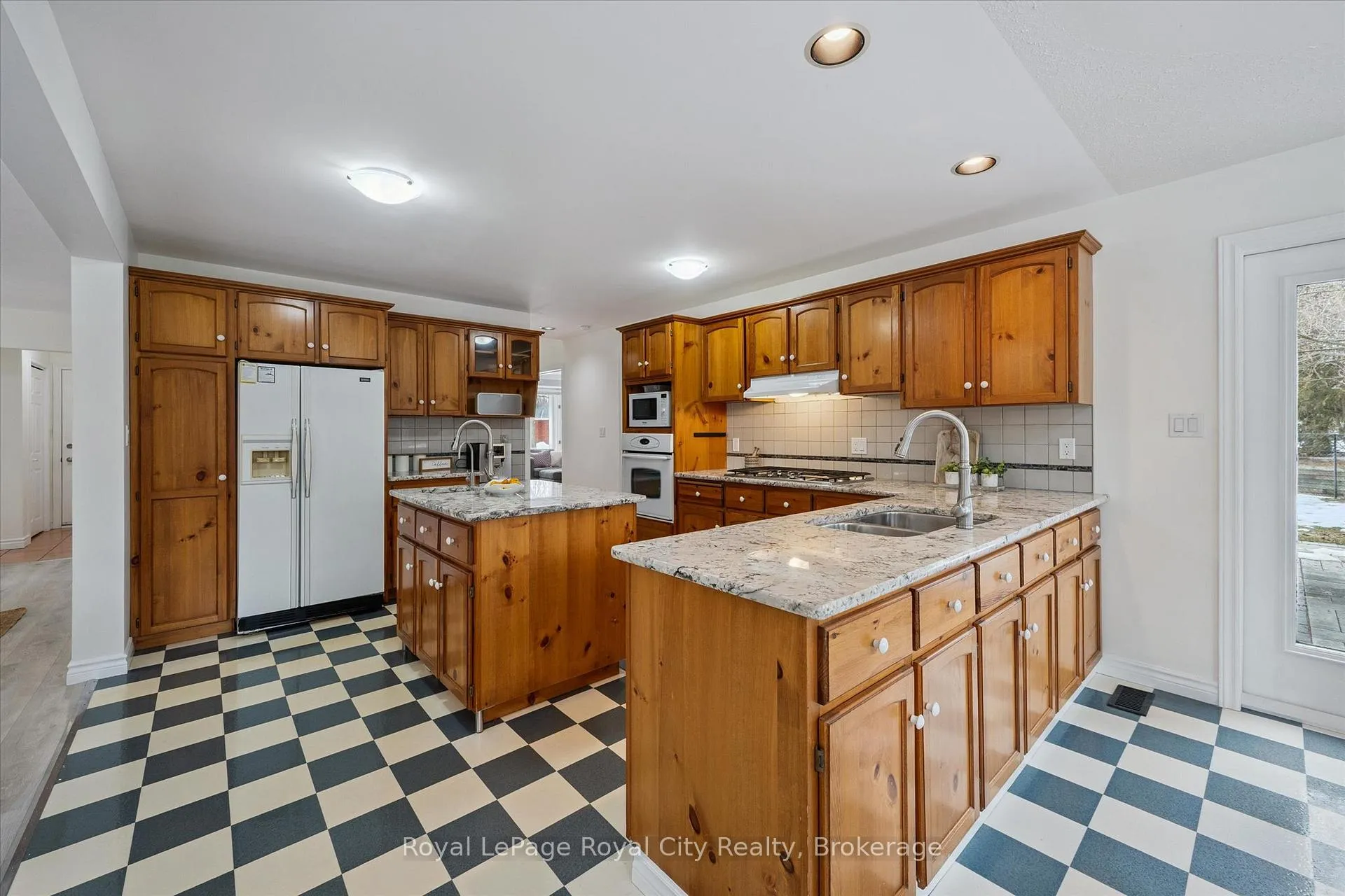 Photo 16 of 17 Trillium Court, Guelph, Kortright Hills — HOMEH