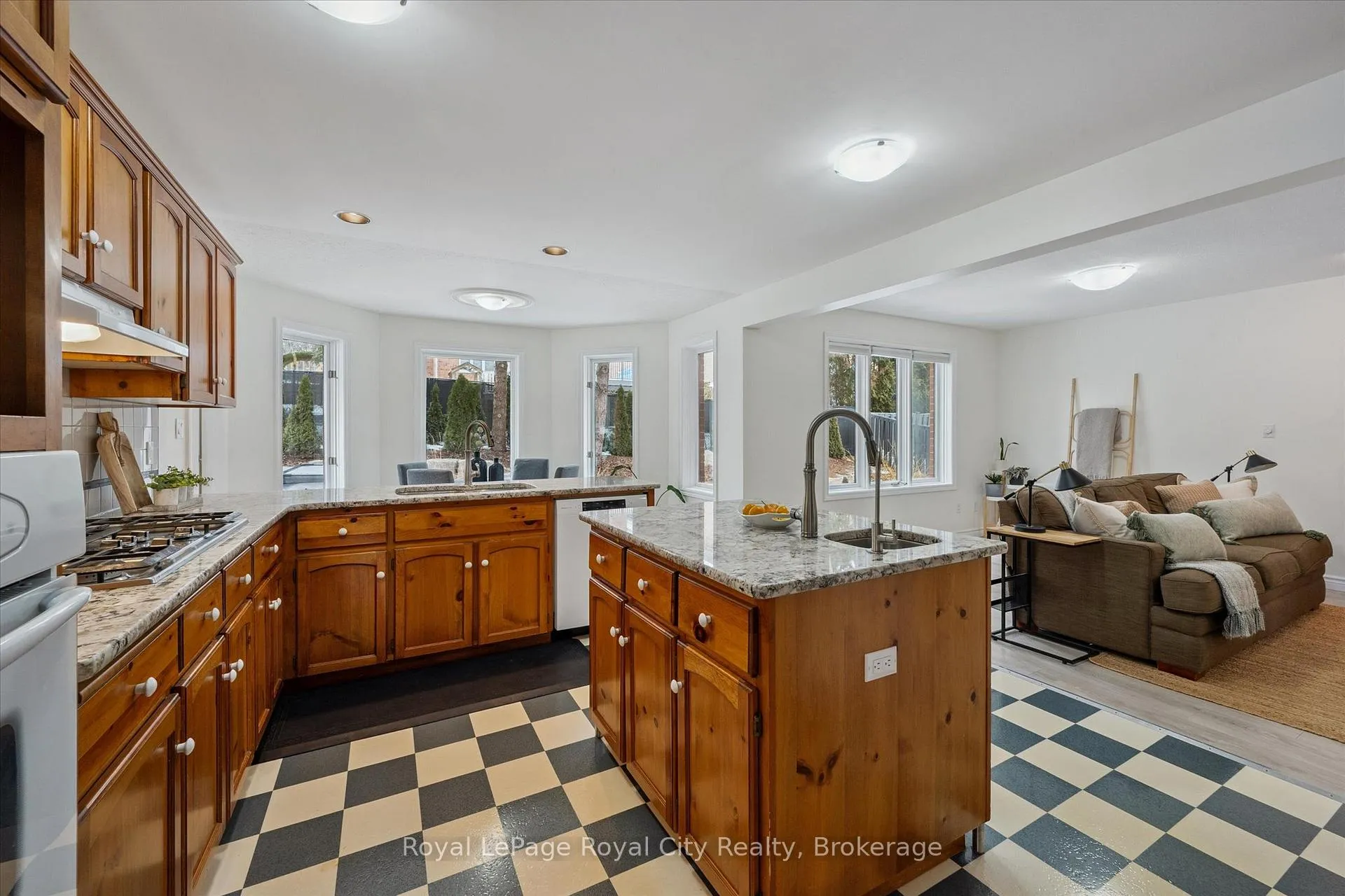 Photo 18 of 17 Trillium Court, Guelph, Kortright Hills — HOMEH