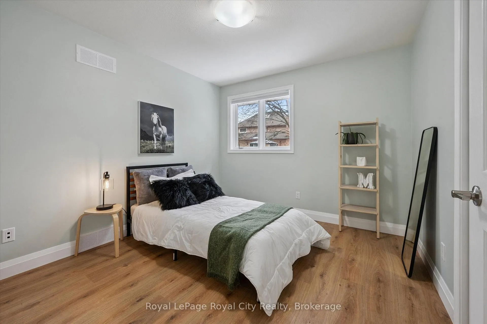 Photo 27 of 17 Trillium Court, Guelph, Kortright Hills — HOMEH