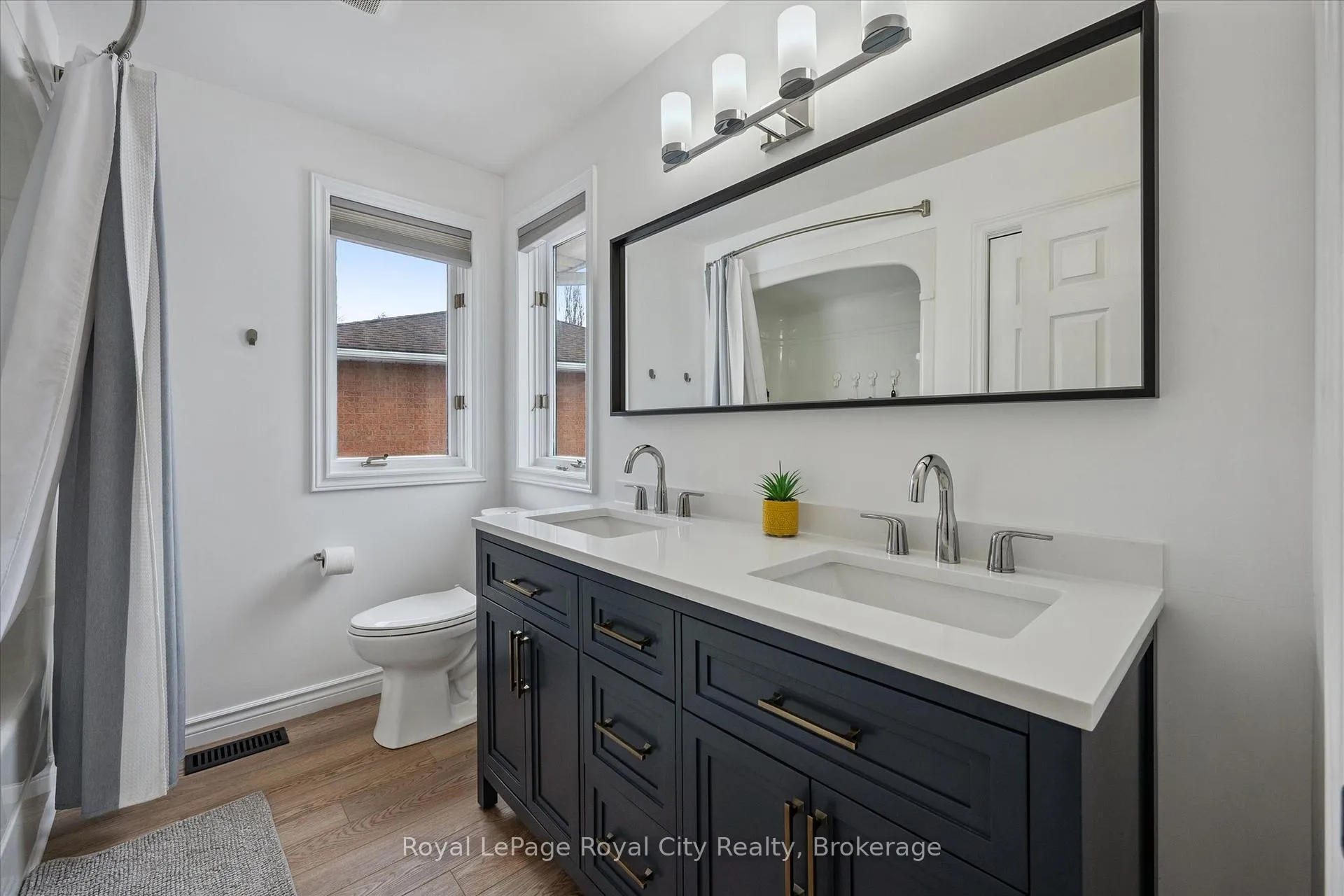 Photo 29 of 17 Trillium Court, Guelph, Kortright Hills — HOMEH