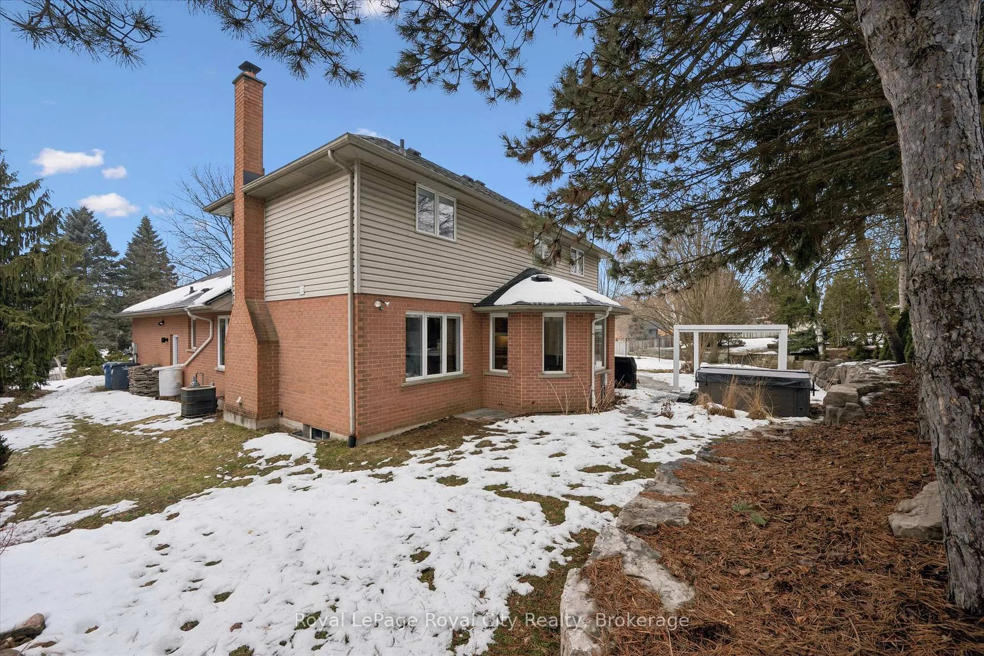 Photo 30 of 17 Trillium Court, Guelph, Kortright Hills — HOMEH