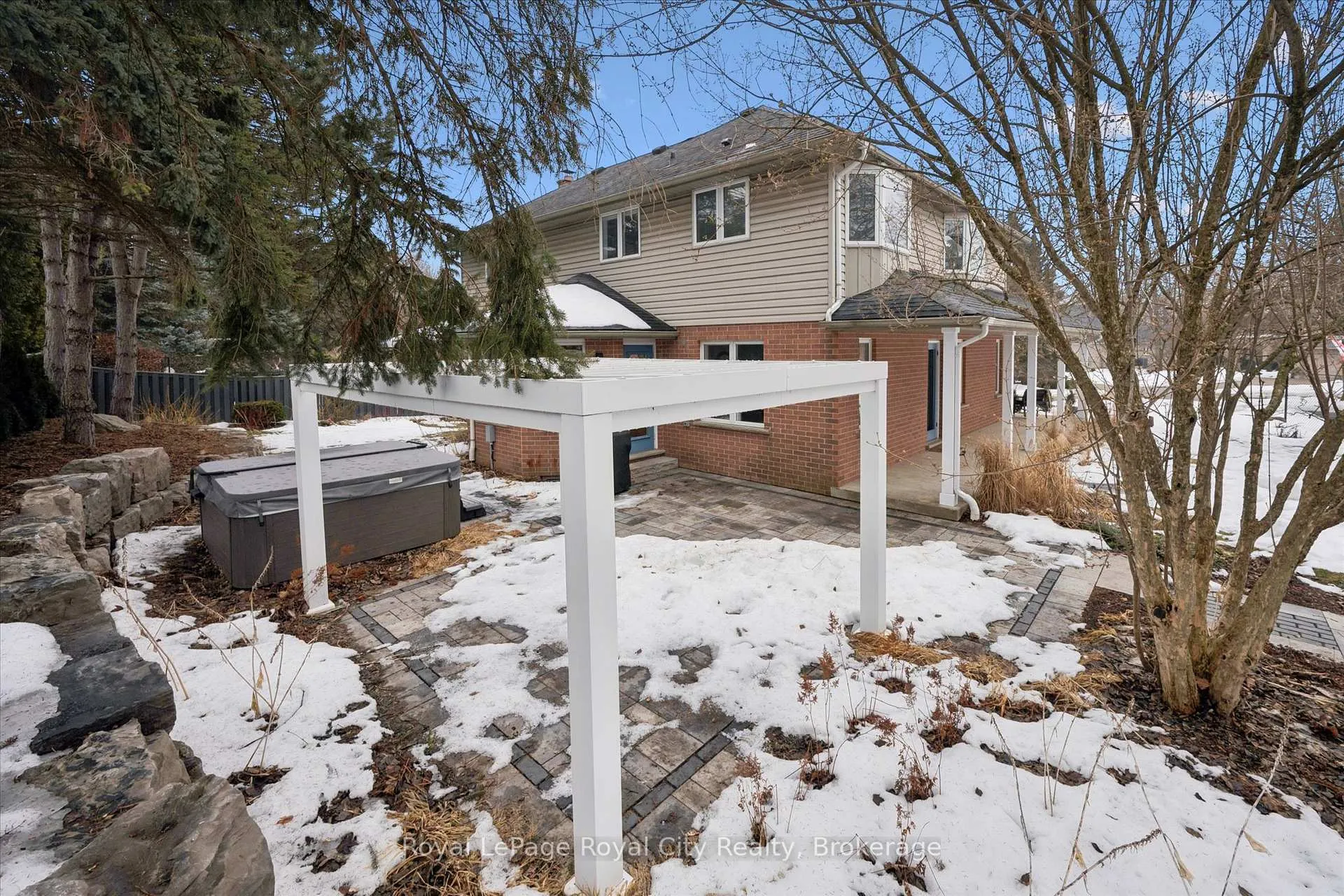 Photo 32 of 17 Trillium Court, Guelph, Kortright Hills — HOMEH