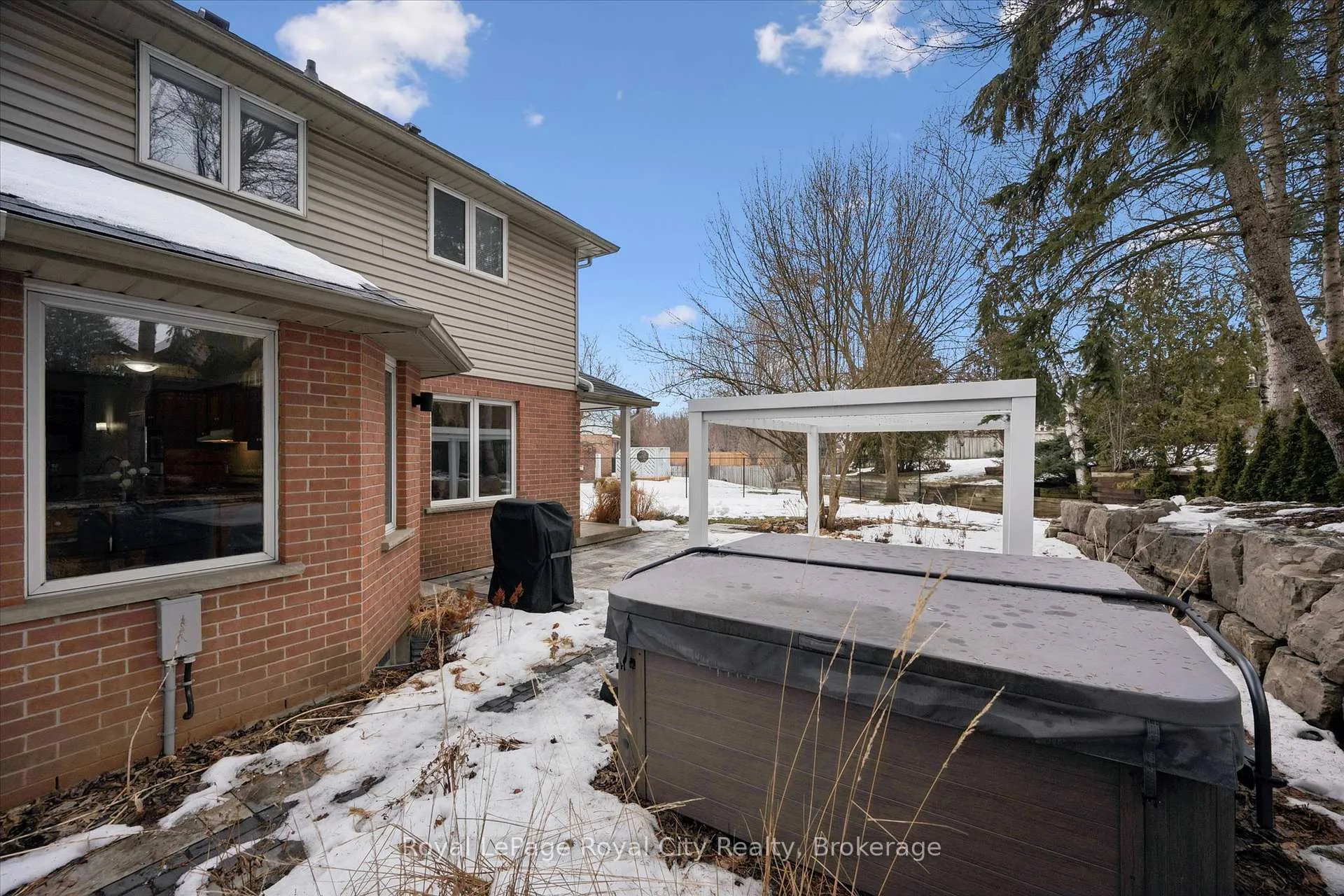 Photo 33 of 17 Trillium Court, Guelph, Kortright Hills — HOMEH