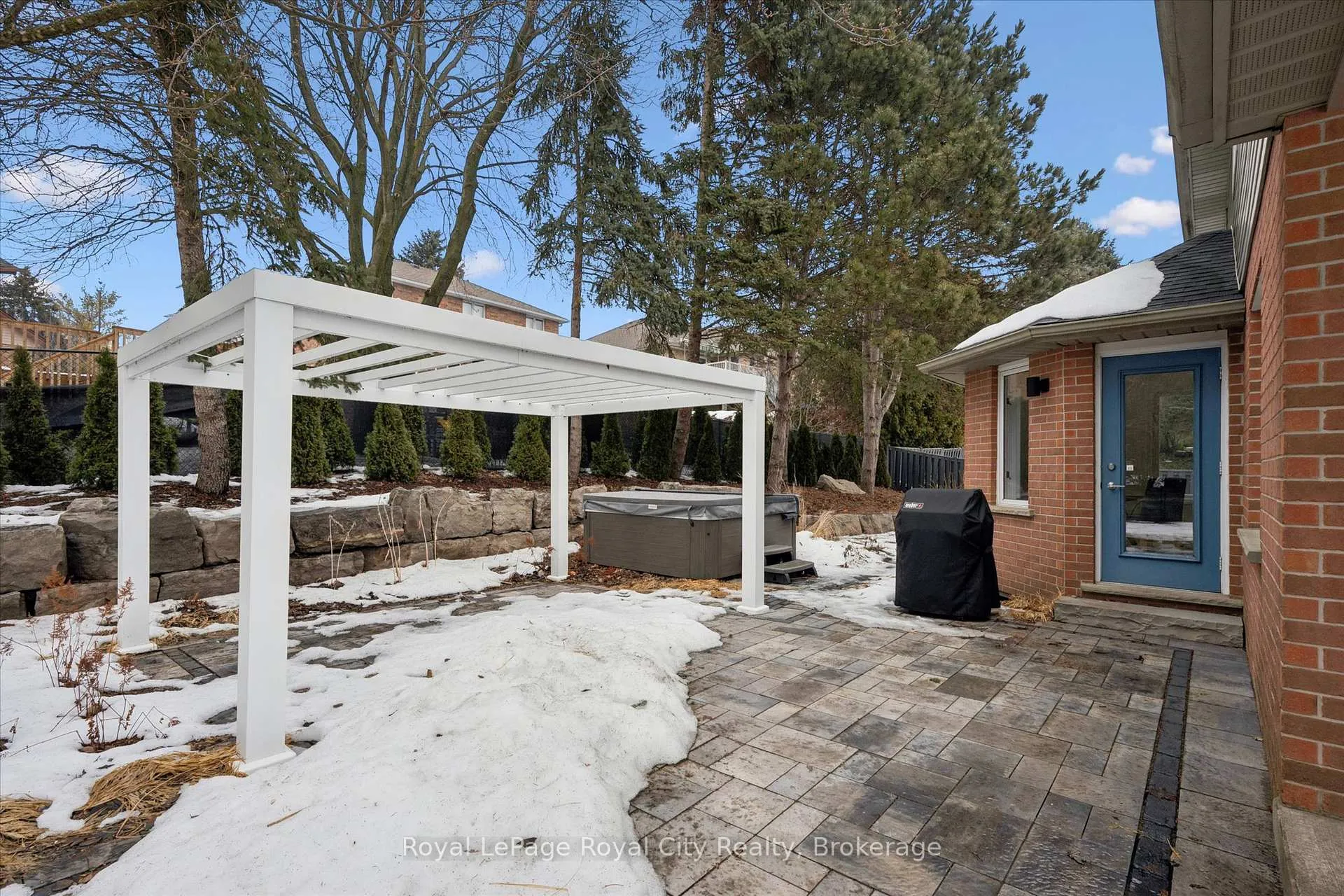 Photo 34 of 17 Trillium Court, Guelph, Kortright Hills — HOMEH
