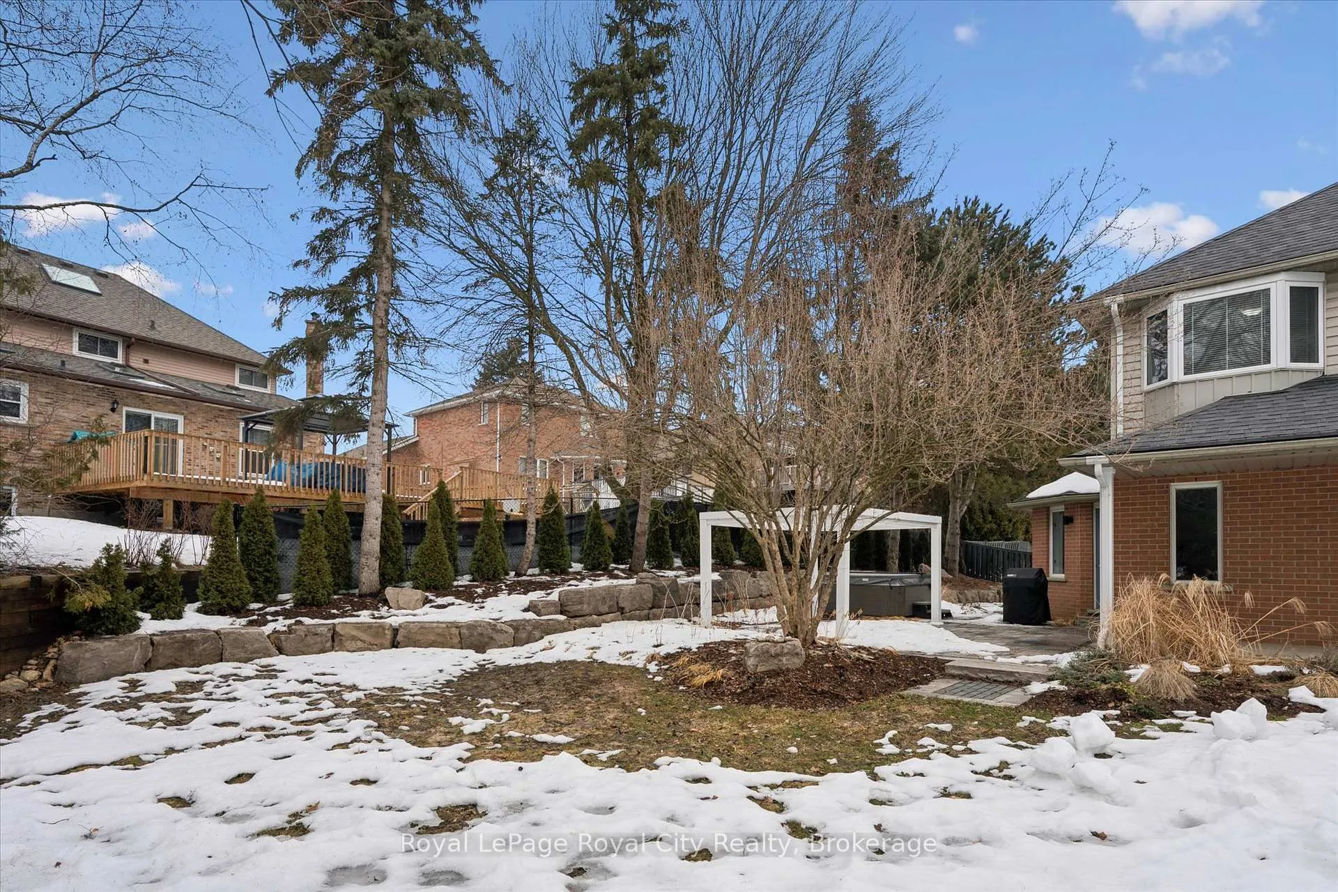 Photo 35 of 17 Trillium Court, Guelph, Kortright Hills — HOMEH