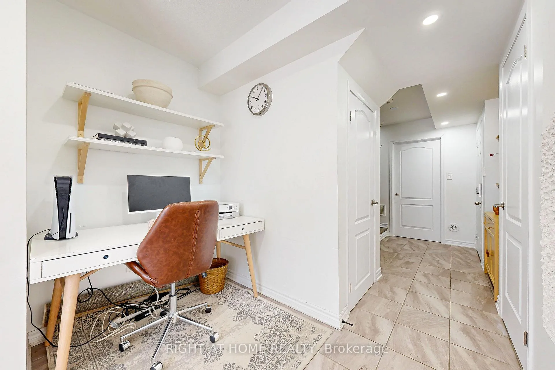Photo 6 of 72 Ayers Crescent, Scarborough, Clairlea-Birchmount — HOMEH