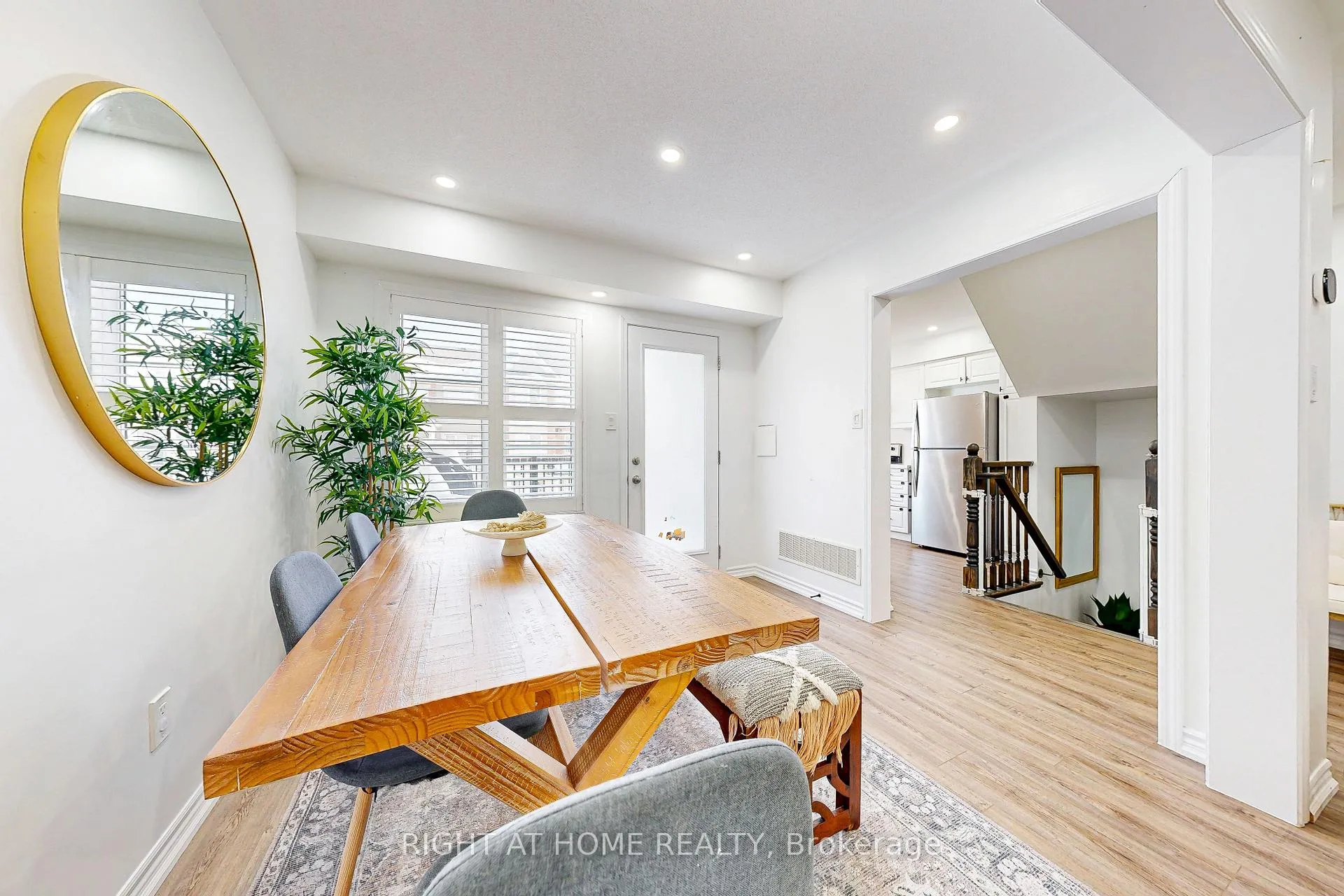 Photo 15 of 72 Ayers Crescent, Scarborough, Clairlea-Birchmount — HOMEH