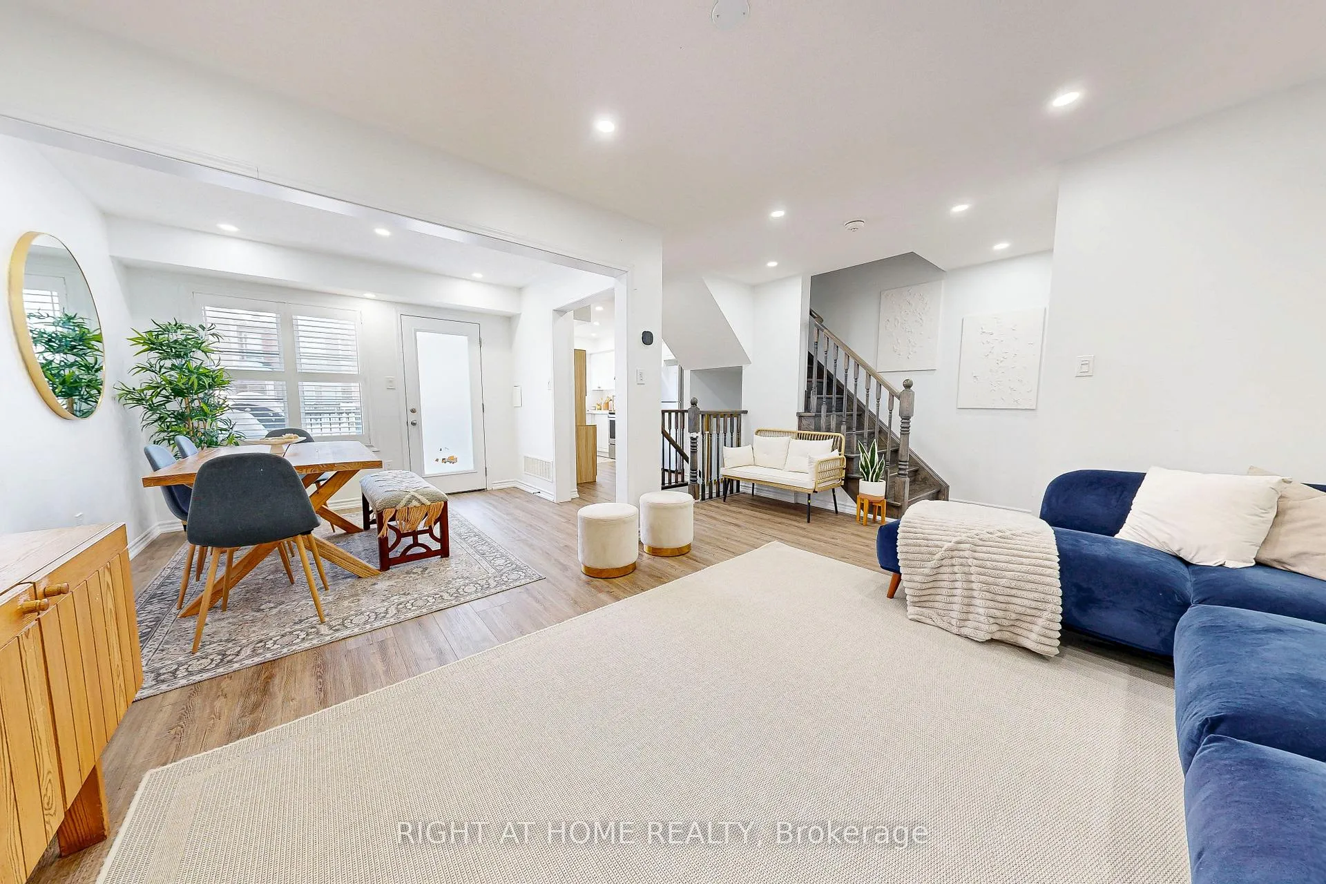 Photo 19 of 72 Ayers Crescent, Scarborough, Clairlea-Birchmount — HOMEH