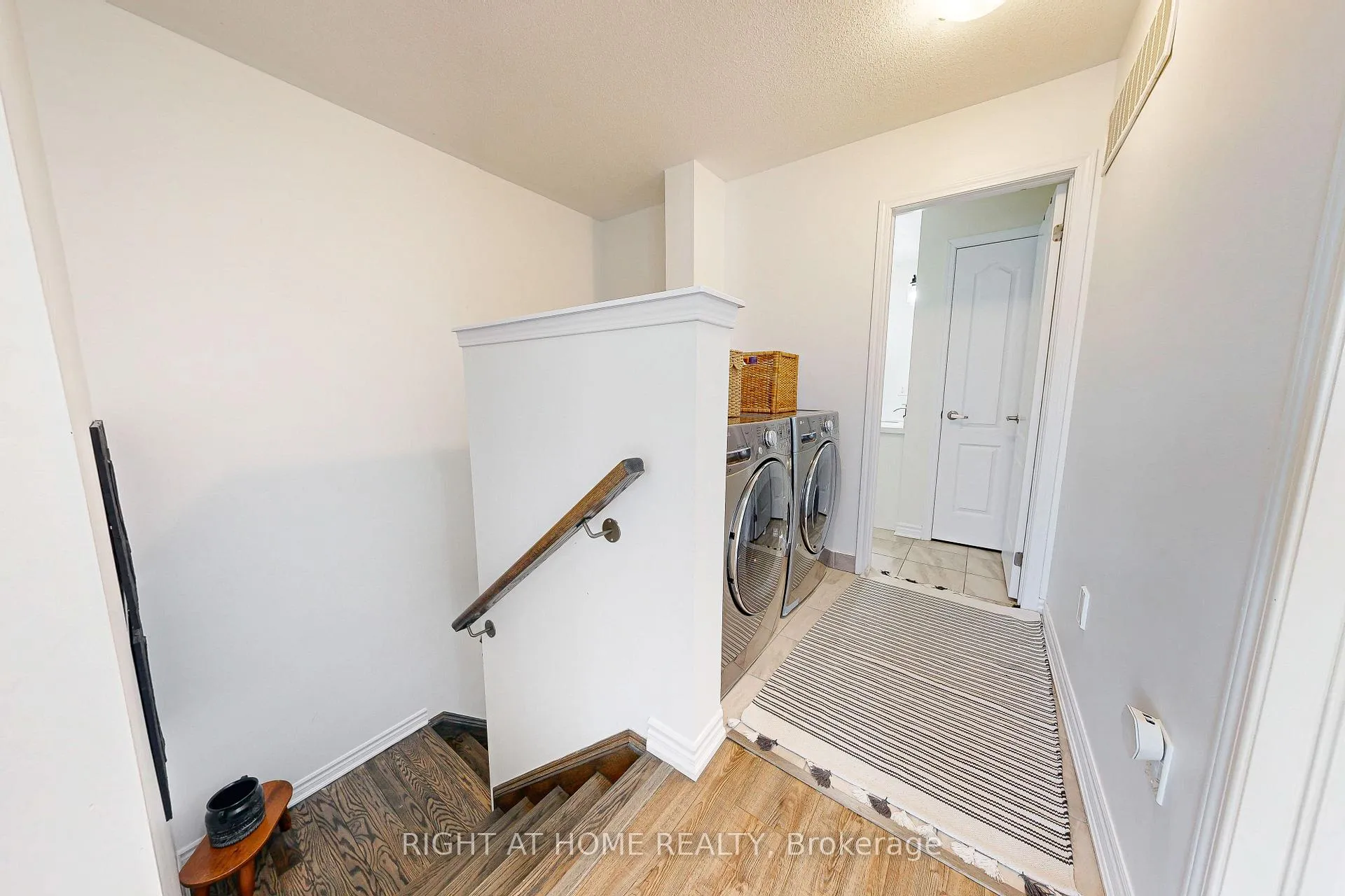 Photo 22 of 72 Ayers Crescent, Scarborough, Clairlea-Birchmount — HOMEH