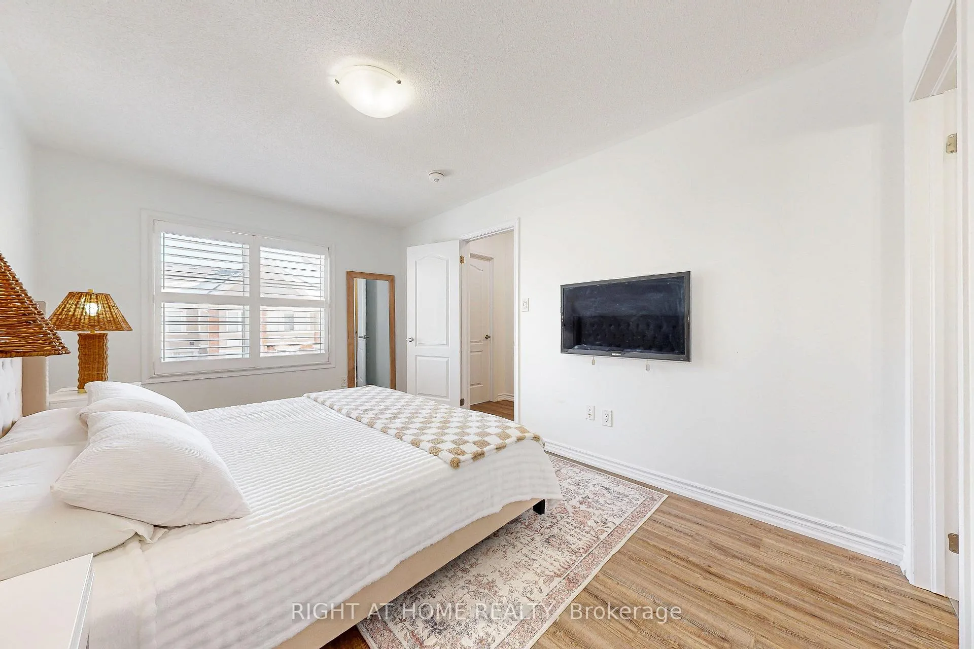 Photo 28 of 72 Ayers Crescent, Scarborough, Clairlea-Birchmount — HOMEH