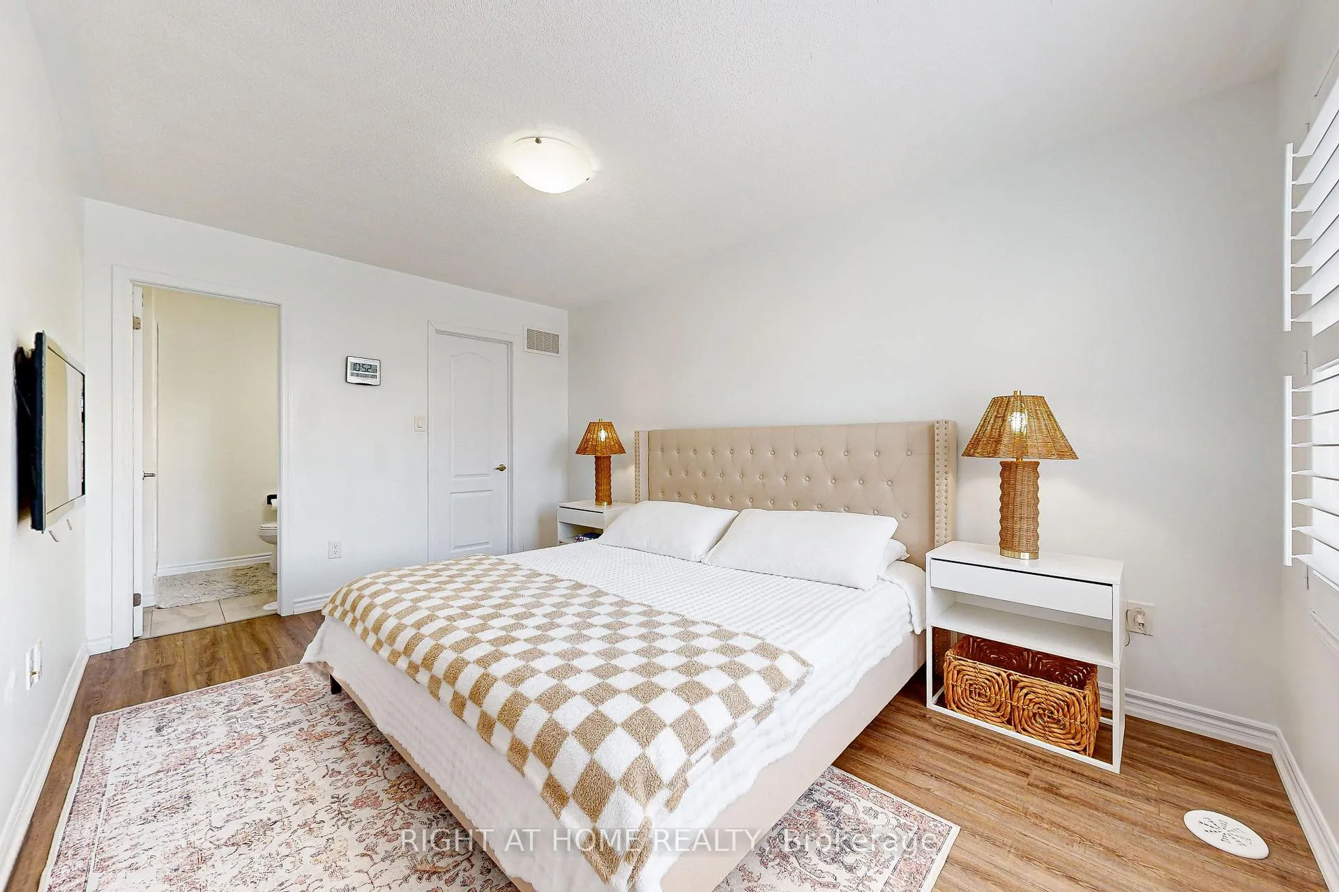 Photo 29 of 72 Ayers Crescent, Scarborough, Clairlea-Birchmount — HOMEH