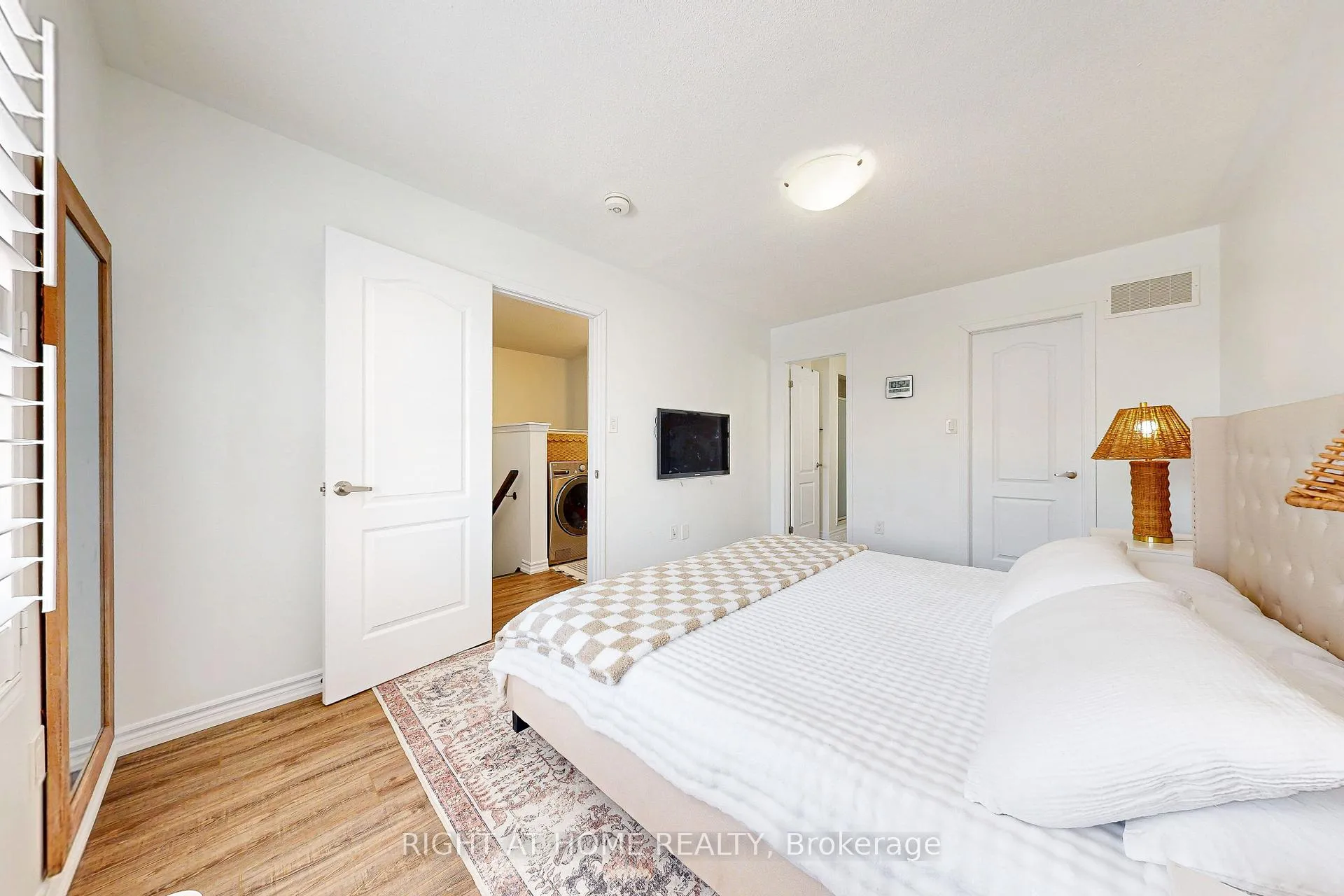 Photo 30 of 72 Ayers Crescent, Scarborough, Clairlea-Birchmount — HOMEH