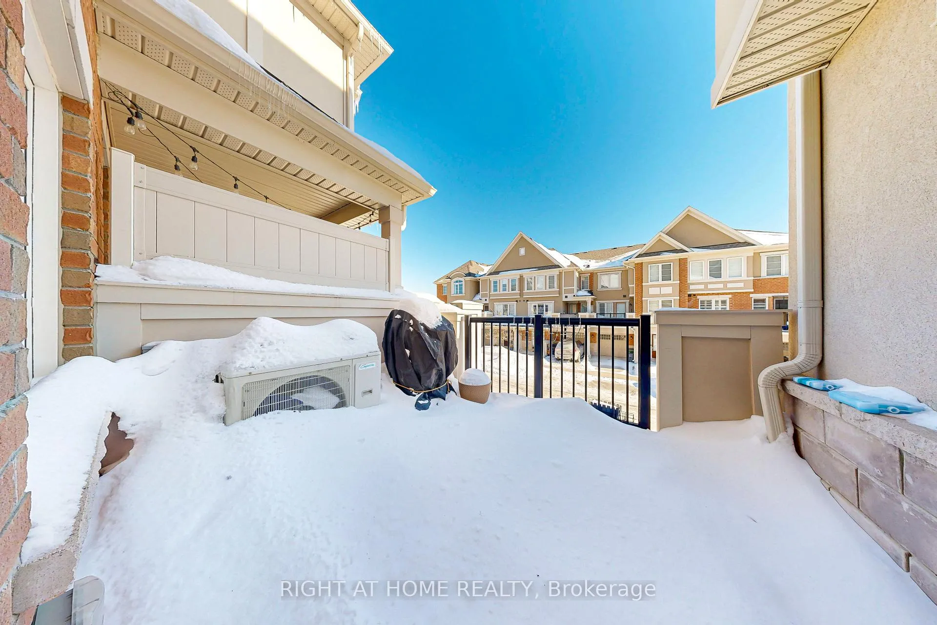 Photo 35 of 72 Ayers Crescent, Scarborough, Clairlea-Birchmount — HOMEH