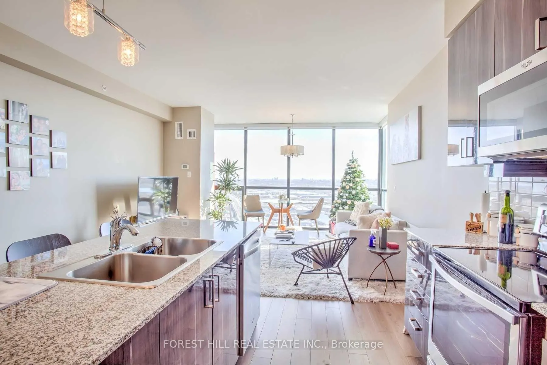 Photo 3 of Unit 2501, 2900 Highway 7, Vaughan, Concord — HOMEH