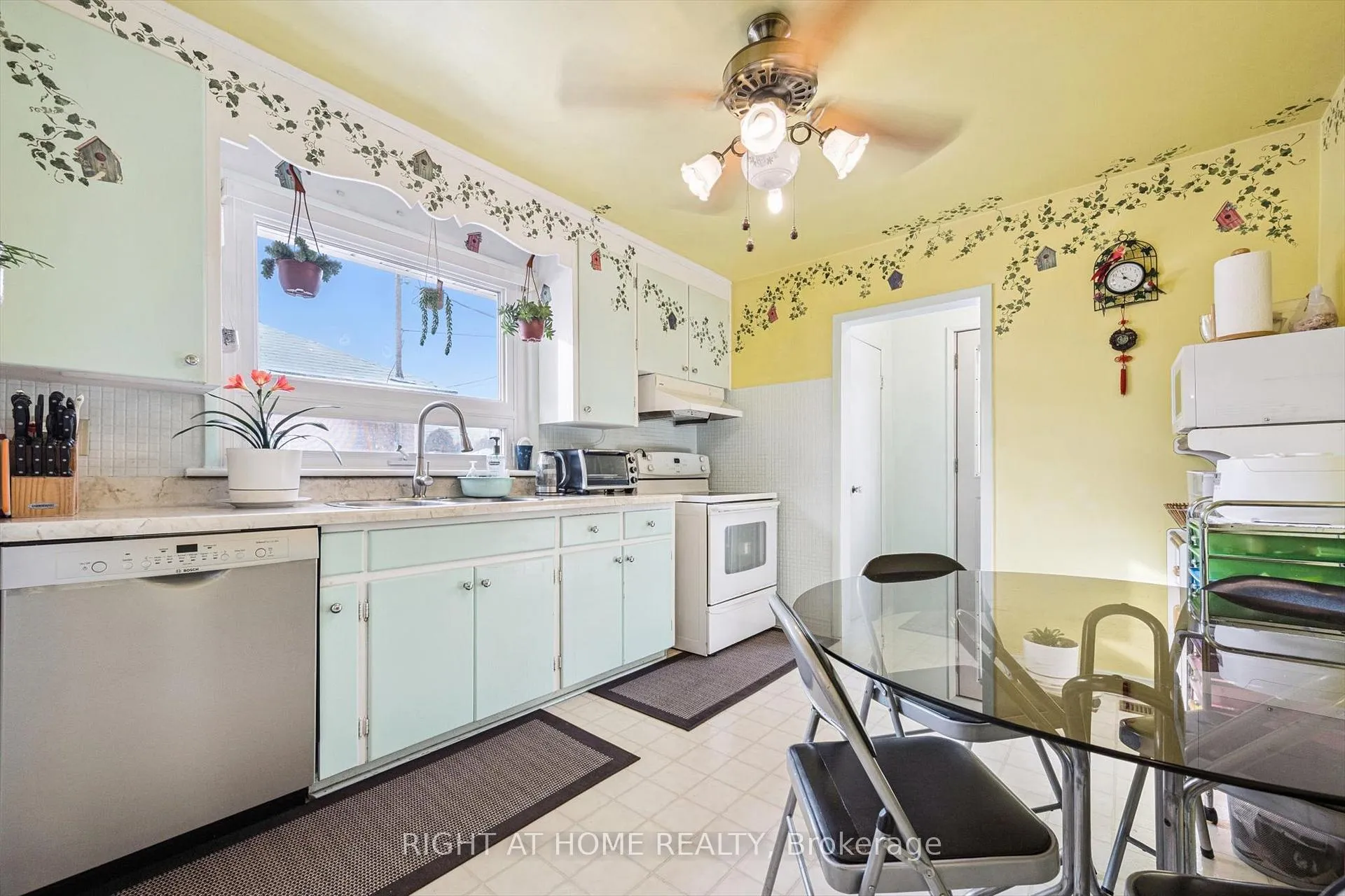 Photo 10 of 263 East 36th Street, Hamilton, Raleigh — HOMEH