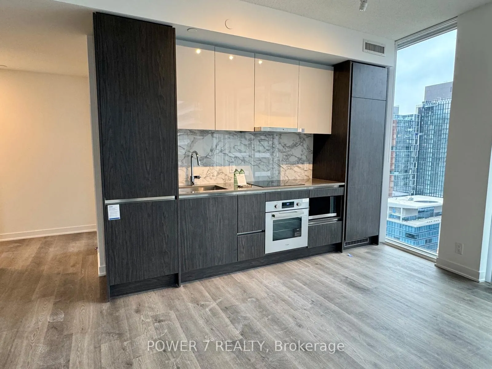Photo 7 of Unit 2406, 180 Front Street E, Toronto, Moss Park — HOMEH