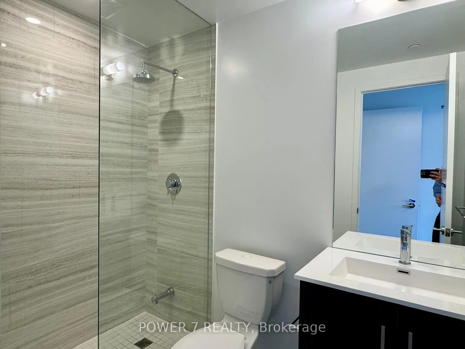 Photo 9 of Unit 2406, 180 Front Street E, Toronto, Moss Park — HOMEH