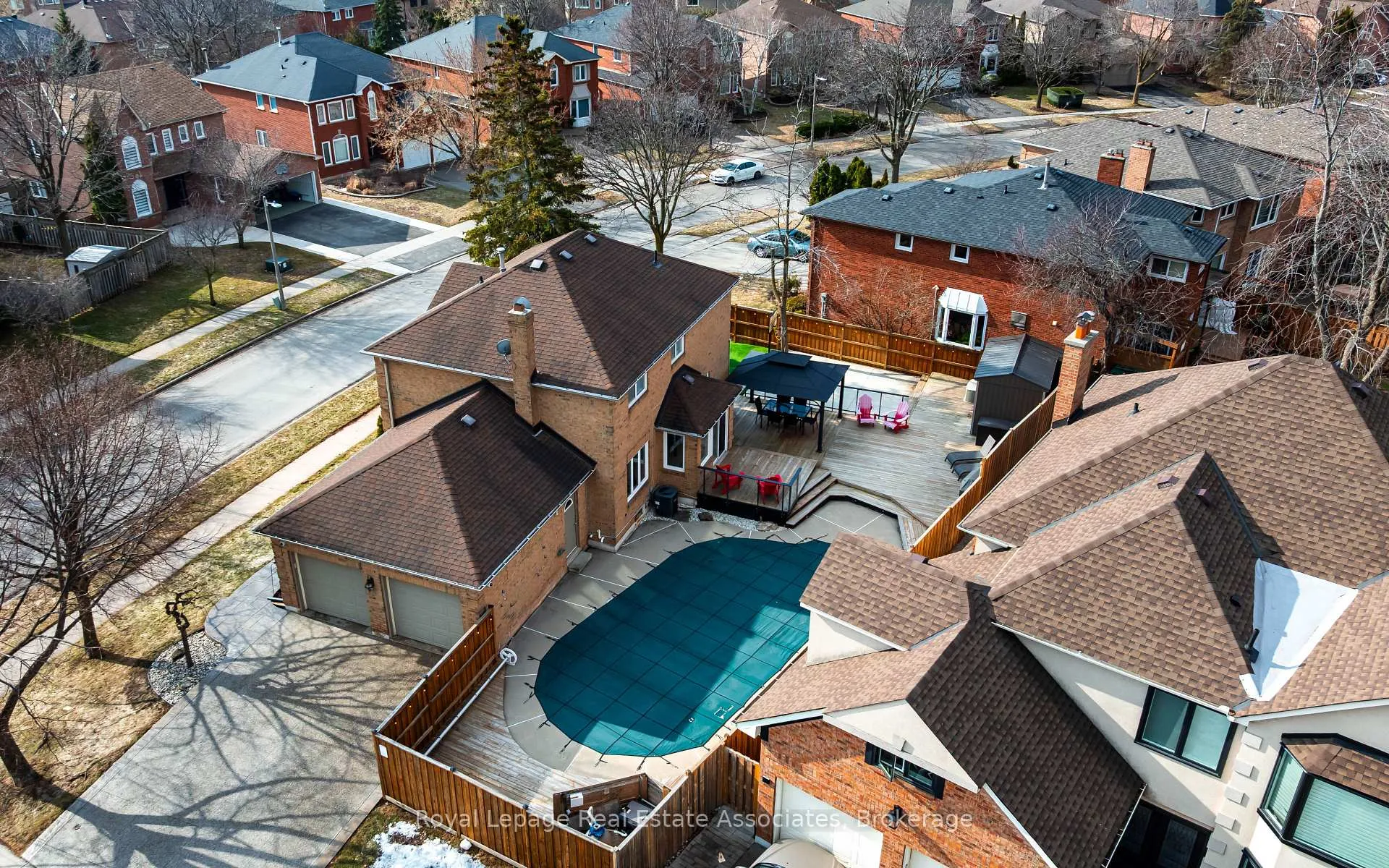 Photo 7 of 133 Mayla Drive, Oakville, River Oaks — HOMEH