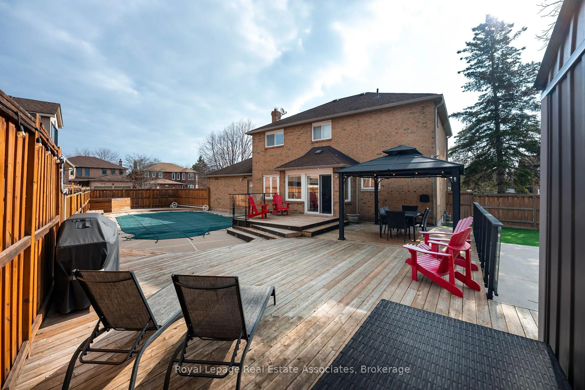 Photo 13 of 133 Mayla Drive, Oakville, River Oaks — HOMEH