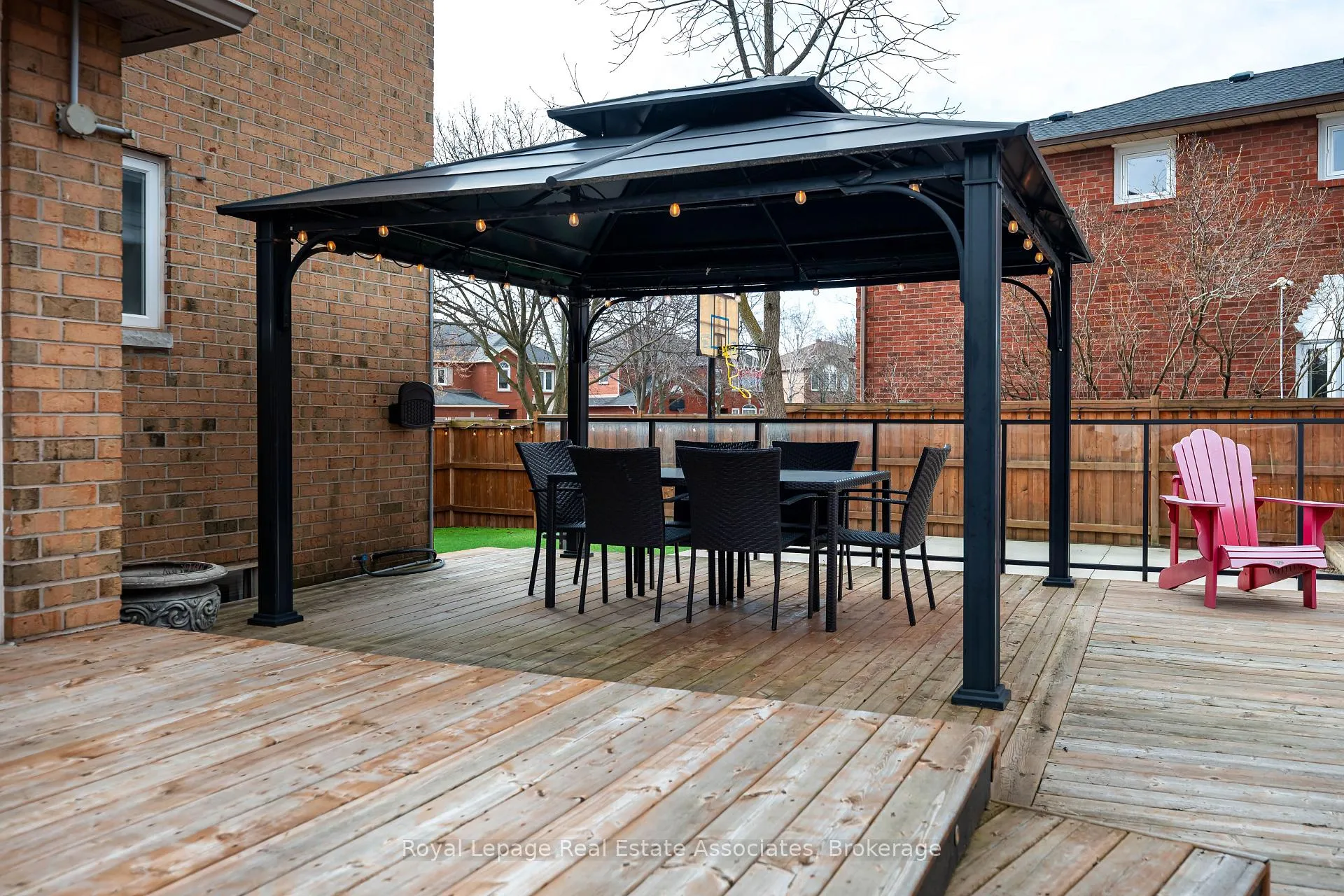 Photo 16 of 133 Mayla Drive, Oakville, River Oaks — HOMEH