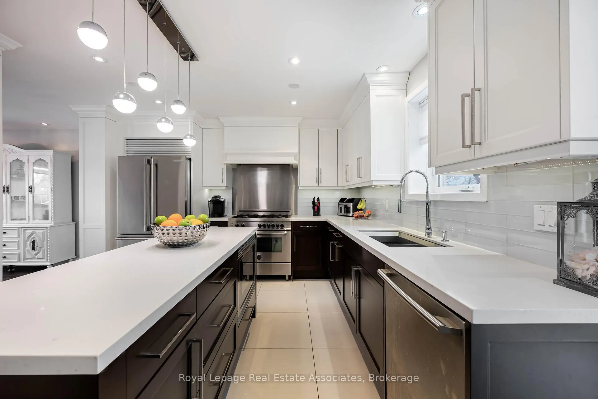 Photo 25 of 133 Mayla Drive, Oakville, River Oaks — HOMEH