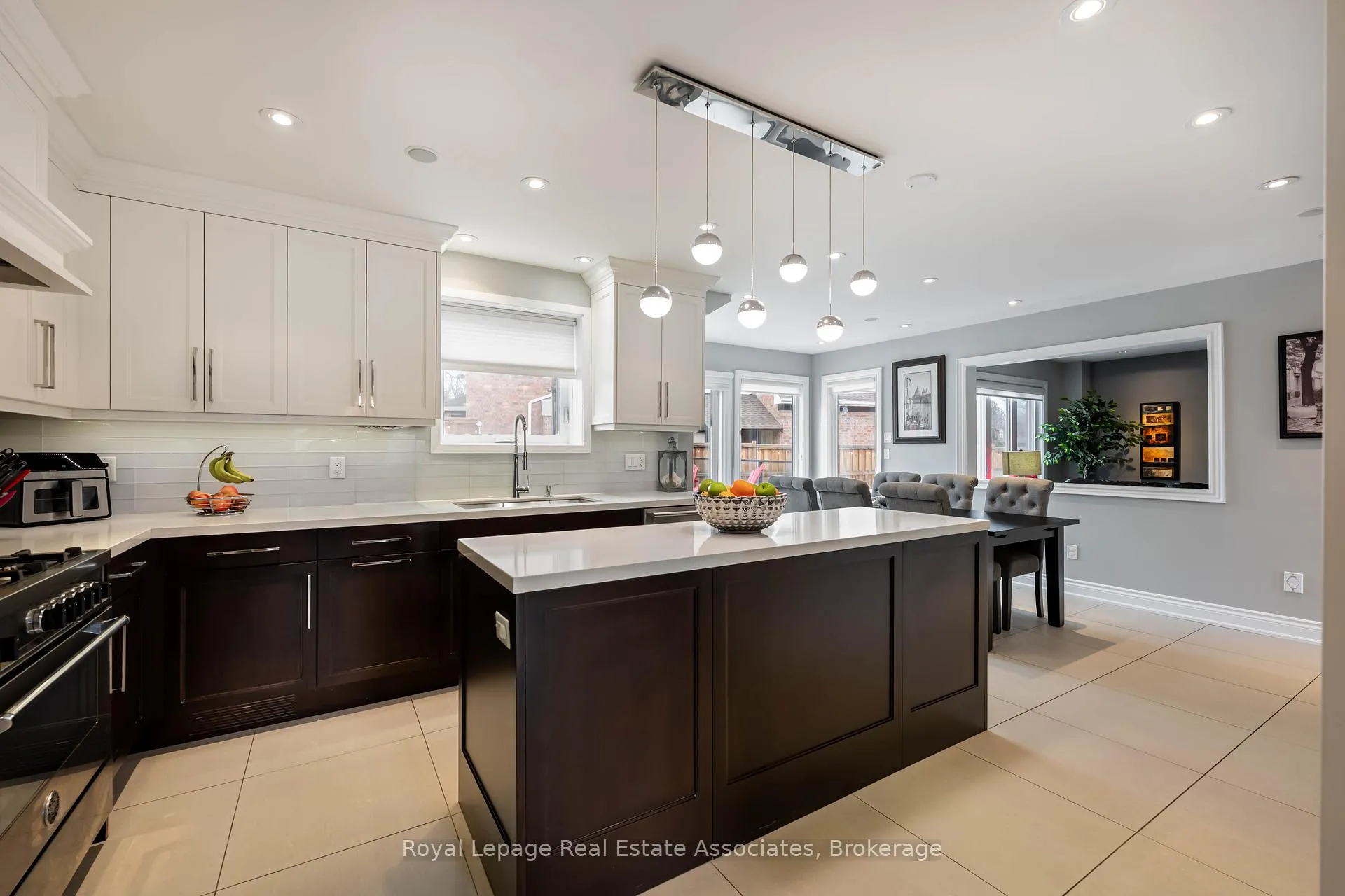 Photo 26 of 133 Mayla Drive, Oakville, River Oaks — HOMEH