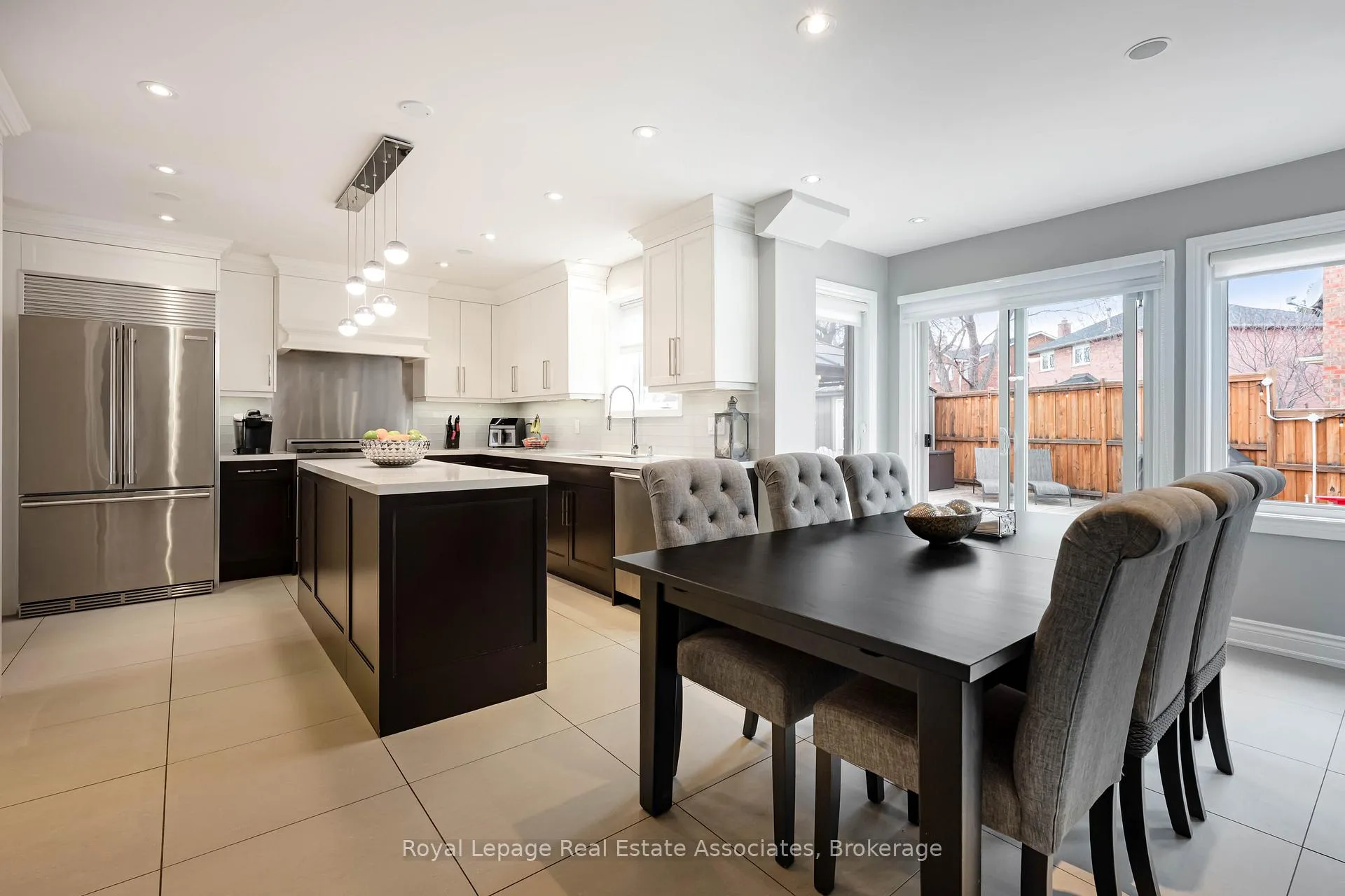 Photo 28 of 133 Mayla Drive, Oakville, River Oaks — HOMEH