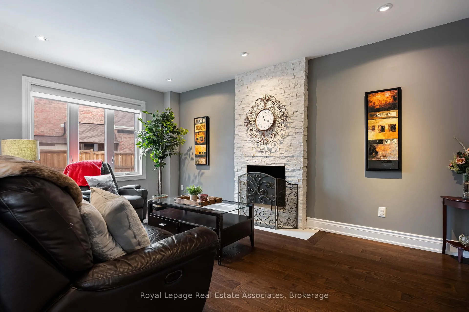 Photo 29 of 133 Mayla Drive, Oakville, River Oaks — HOMEH