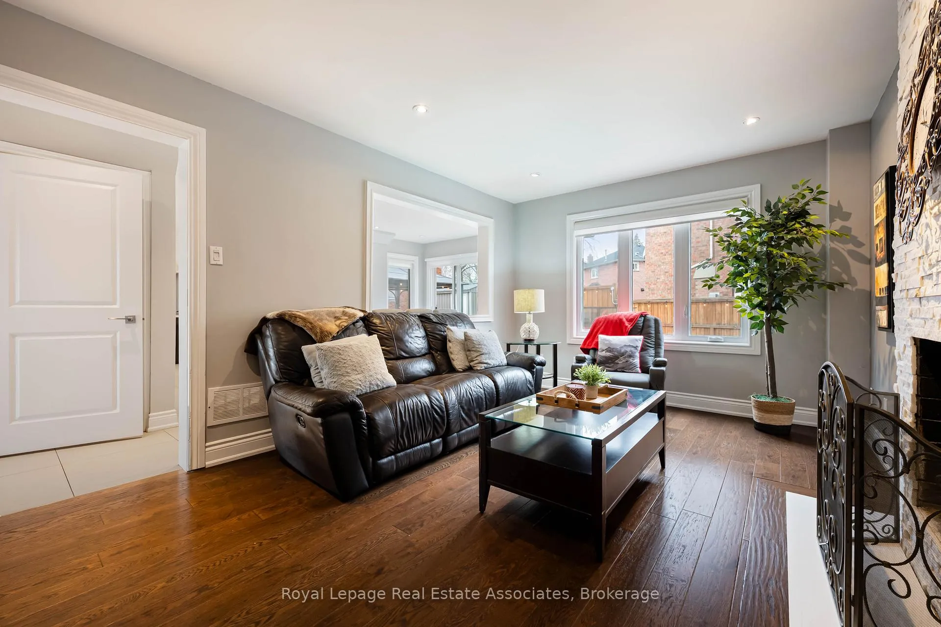 Photo 30 of 133 Mayla Drive, Oakville, River Oaks — HOMEH