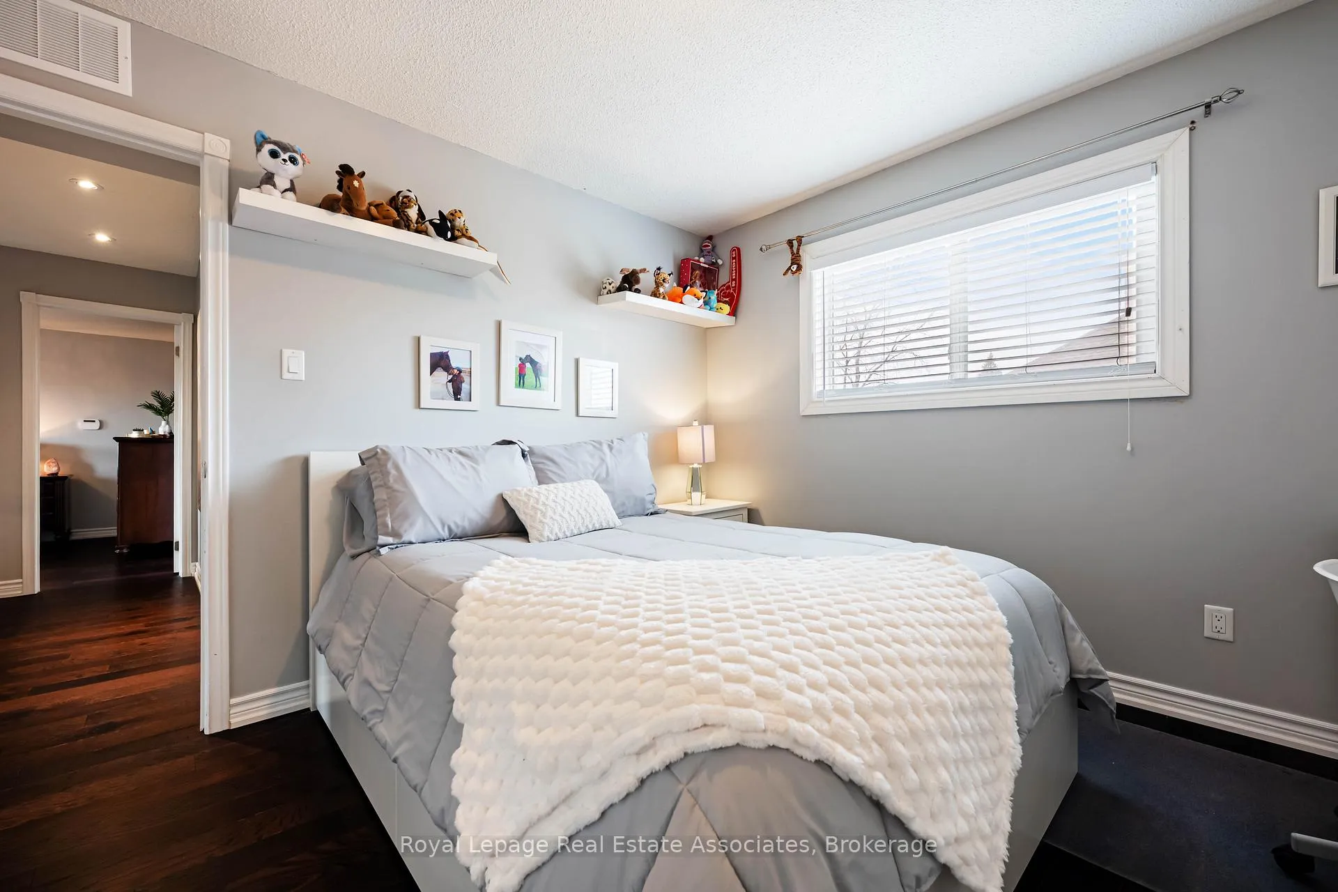 Photo 36 of 133 Mayla Drive, Oakville, River Oaks — HOMEH