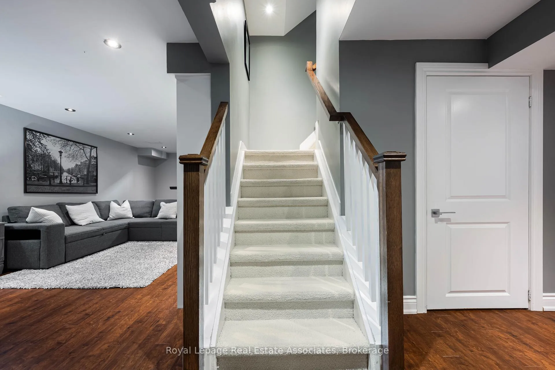 Photo 42 of 133 Mayla Drive, Oakville, River Oaks — HOMEH