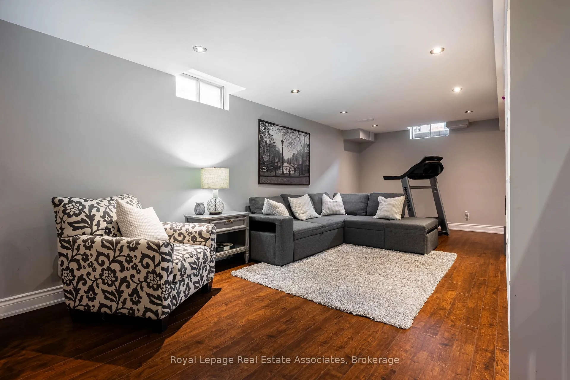 Photo 44 of 133 Mayla Drive, Oakville, River Oaks — HOMEH