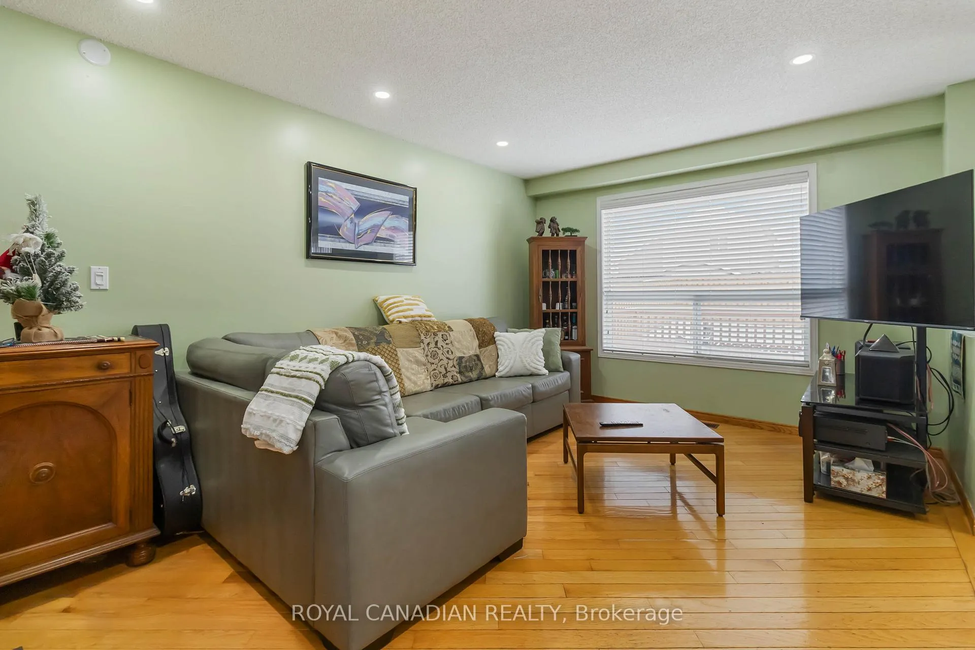 Photo 9 of 3 Melrose Place, Guelph, Willow West/Sugarbush/West Acres — HOMEH