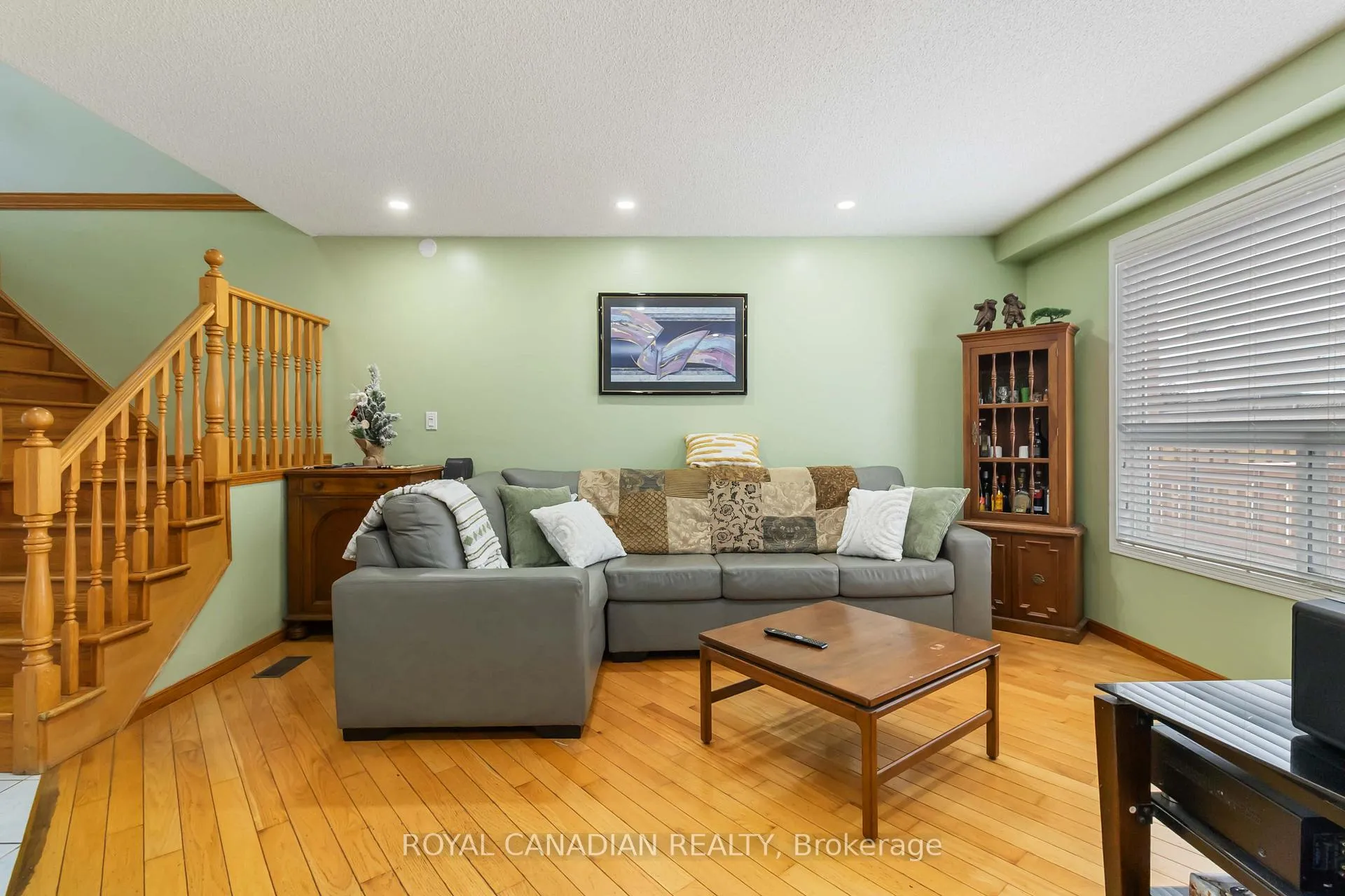 Photo 10 of 3 Melrose Place, Guelph, Willow West/Sugarbush/West Acres — HOMEH
