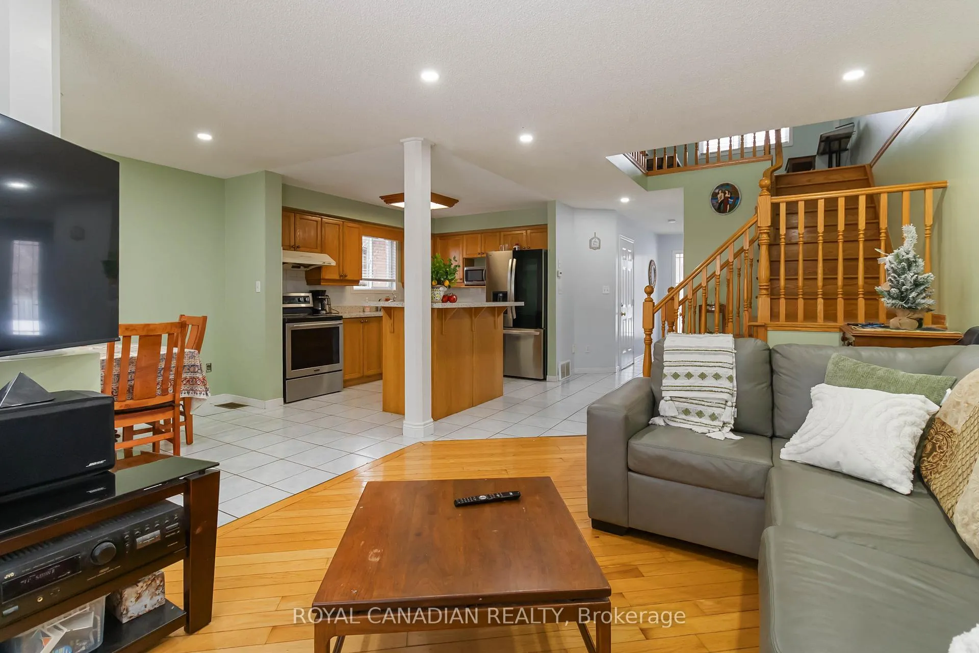 Photo 12 of 3 Melrose Place, Guelph, Willow West/Sugarbush/West Acres — HOMEH