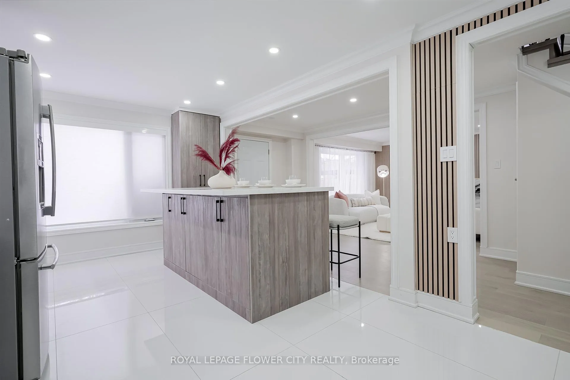 Photo 10 of 56 Nantucket Crescent, Brampton, Westgate — HOMEH