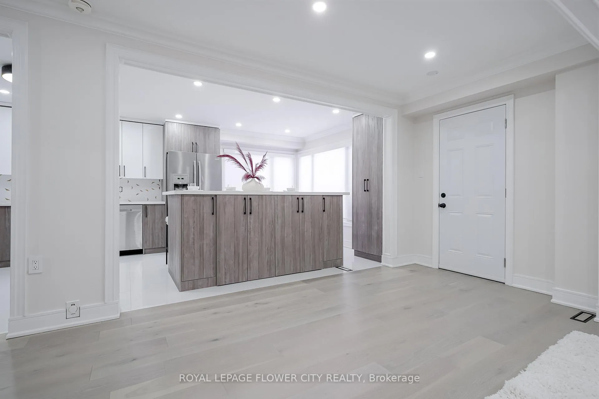 Photo 13 of 56 Nantucket Crescent, Brampton, Westgate — HOMEH