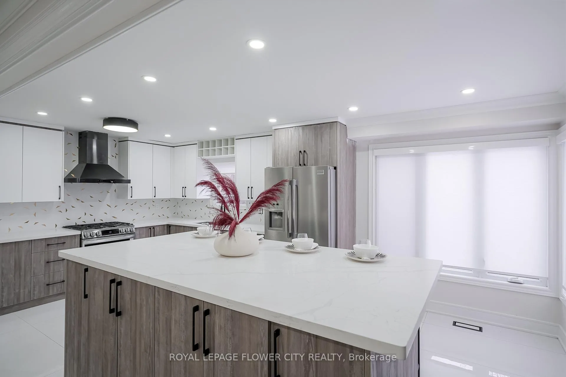 Photo 14 of 56 Nantucket Crescent, Brampton, Westgate — HOMEH