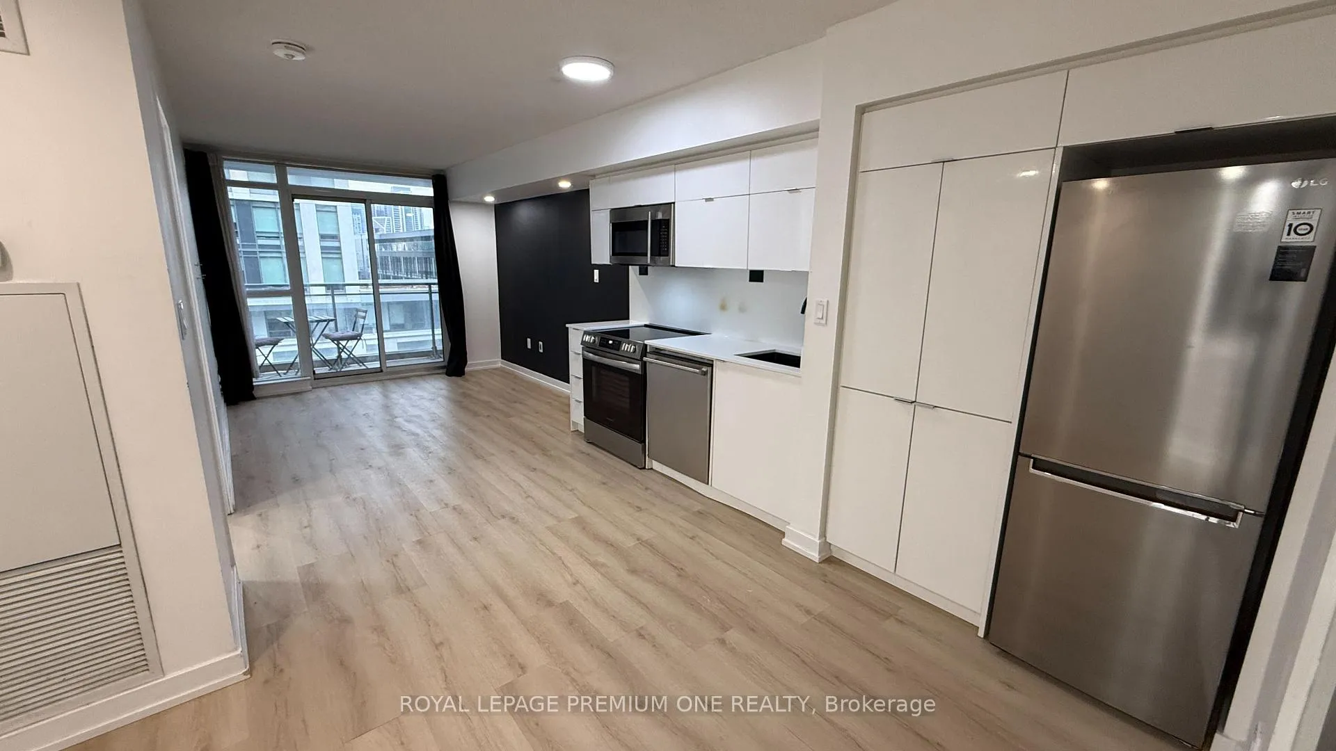 Photo 10 of Unit 909, 151 Dan Leckie Way, Toronto, Waterfront Communities — HOMEH