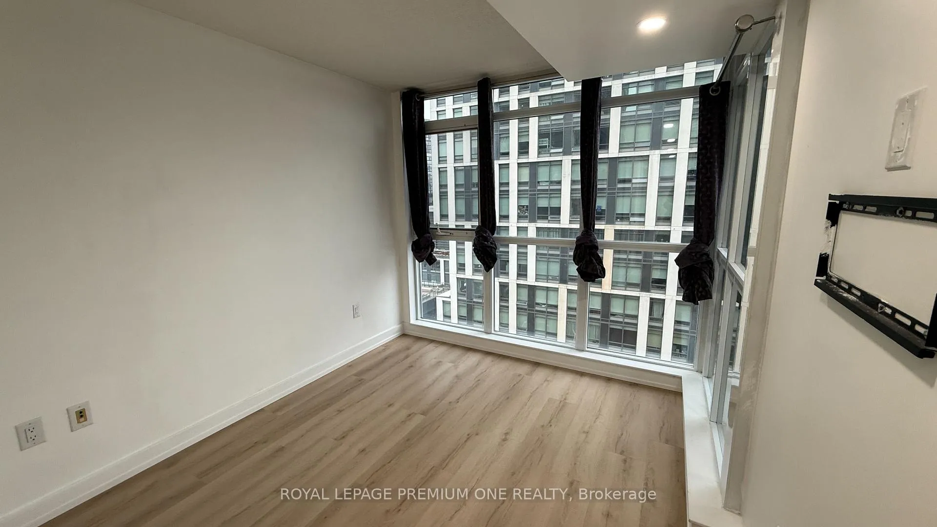 Photo 20 of Unit 909, 151 Dan Leckie Way, Toronto, Waterfront Communities — HOMEH