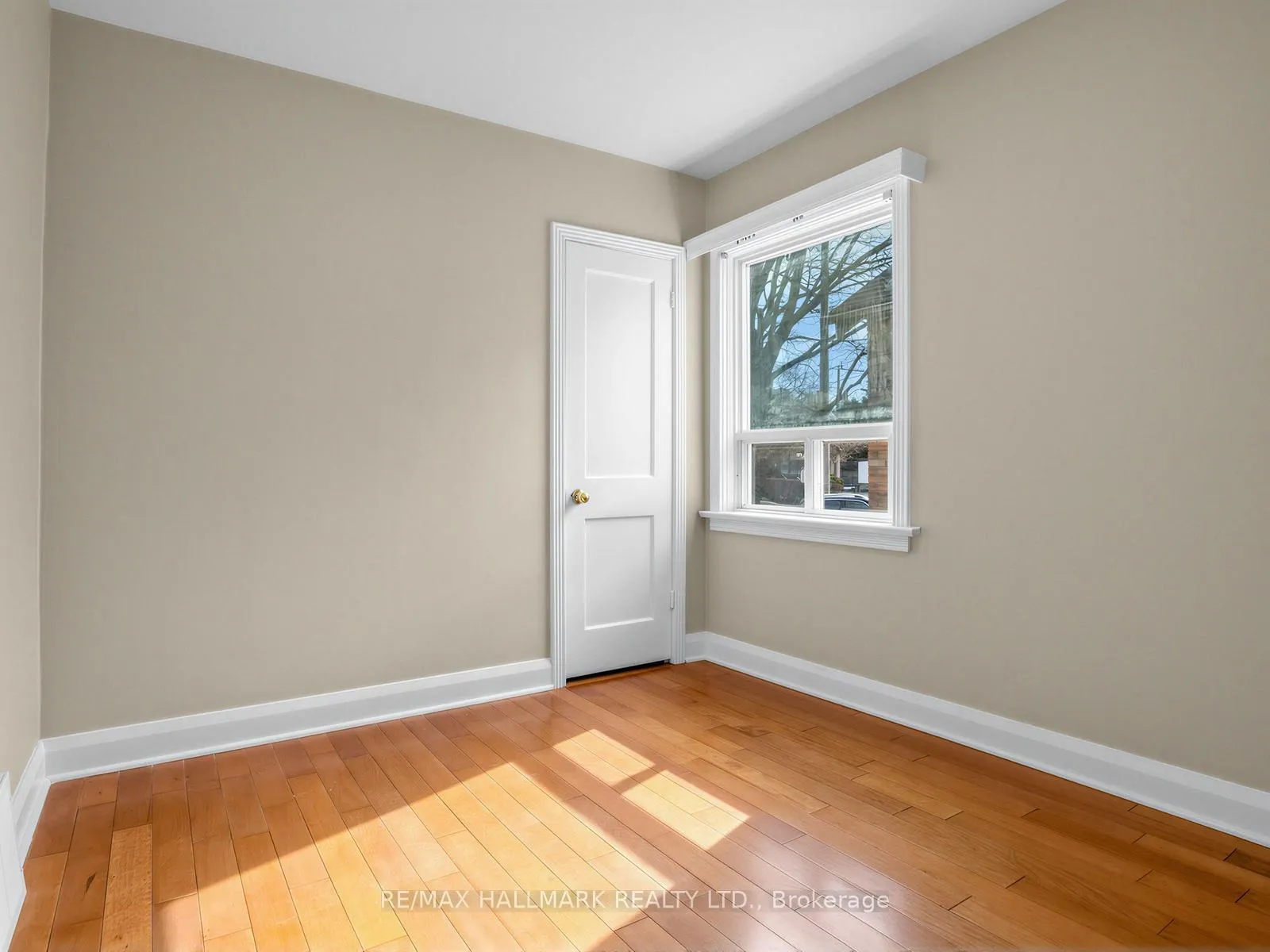 Photo 9 of 84 St Hubert Avenue, Toronto, East York — HOMEH