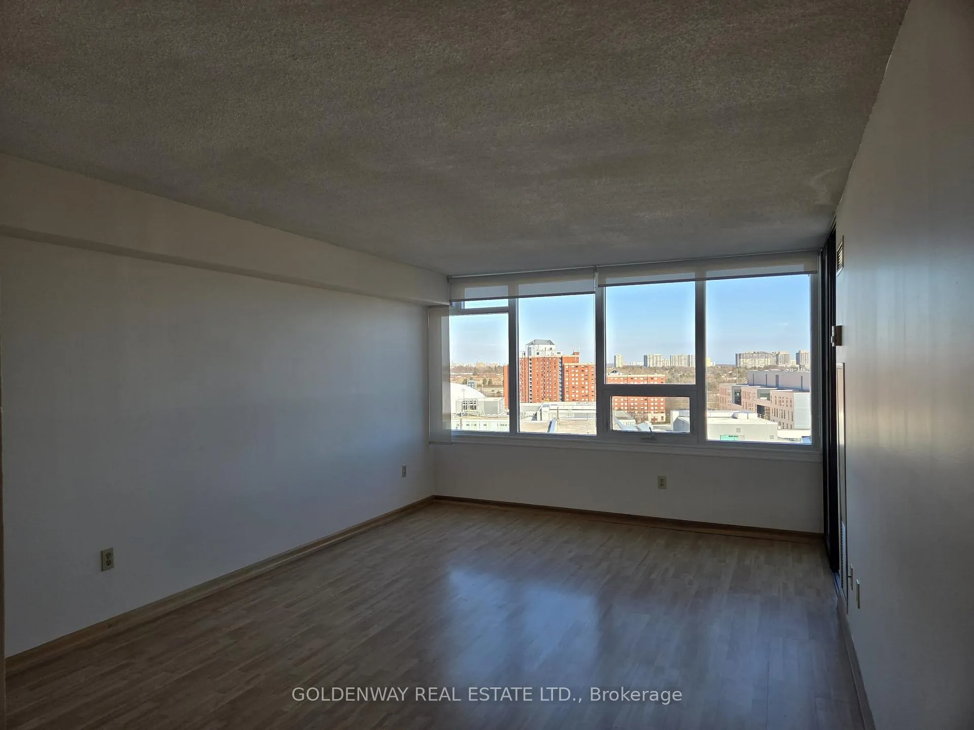 Photo 2 of Unit 808, 55 Skymark Drive, North York, Hillcrest Village — HOMEH